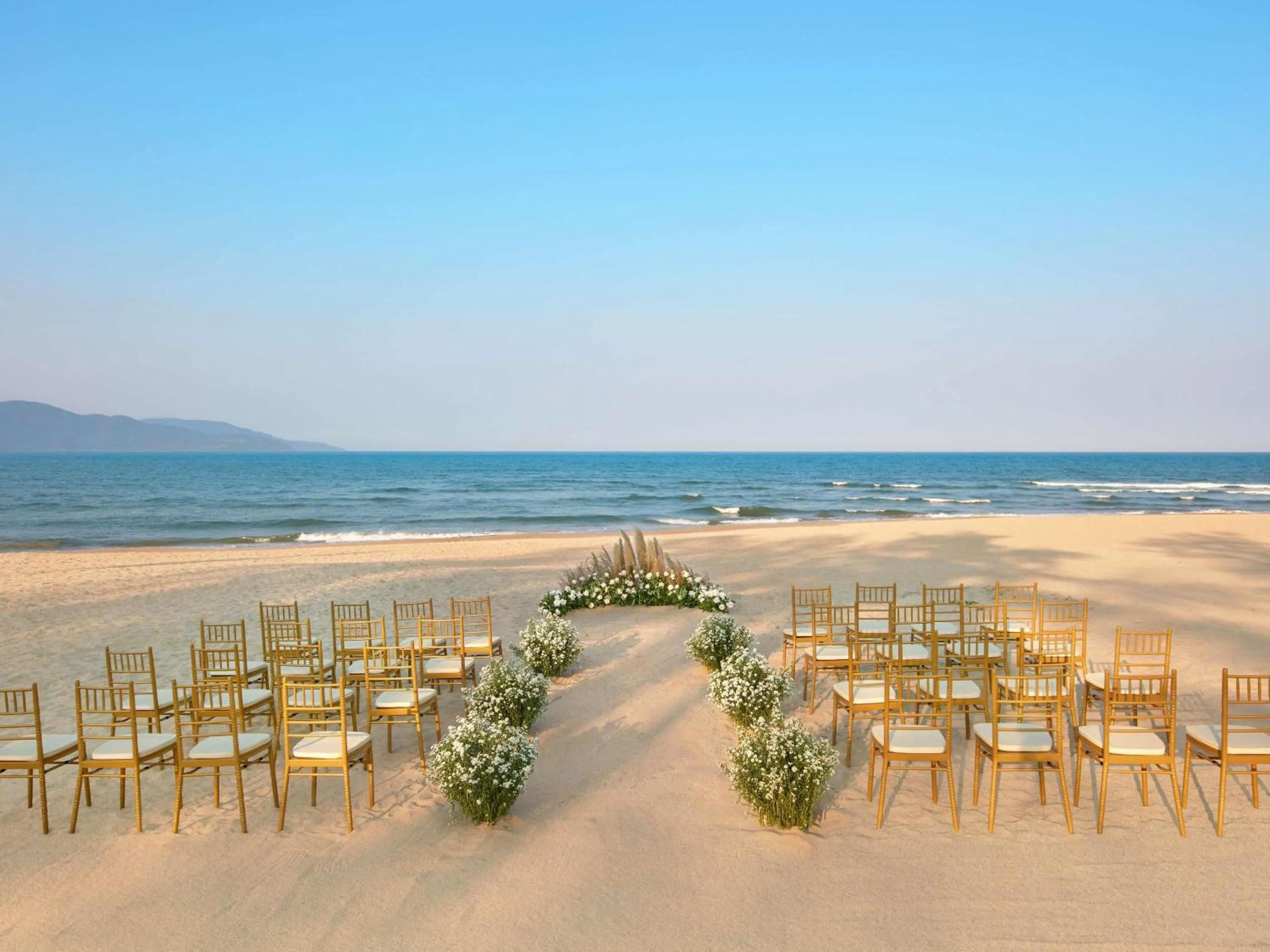 wedding in Pullman Danang Beach Resort