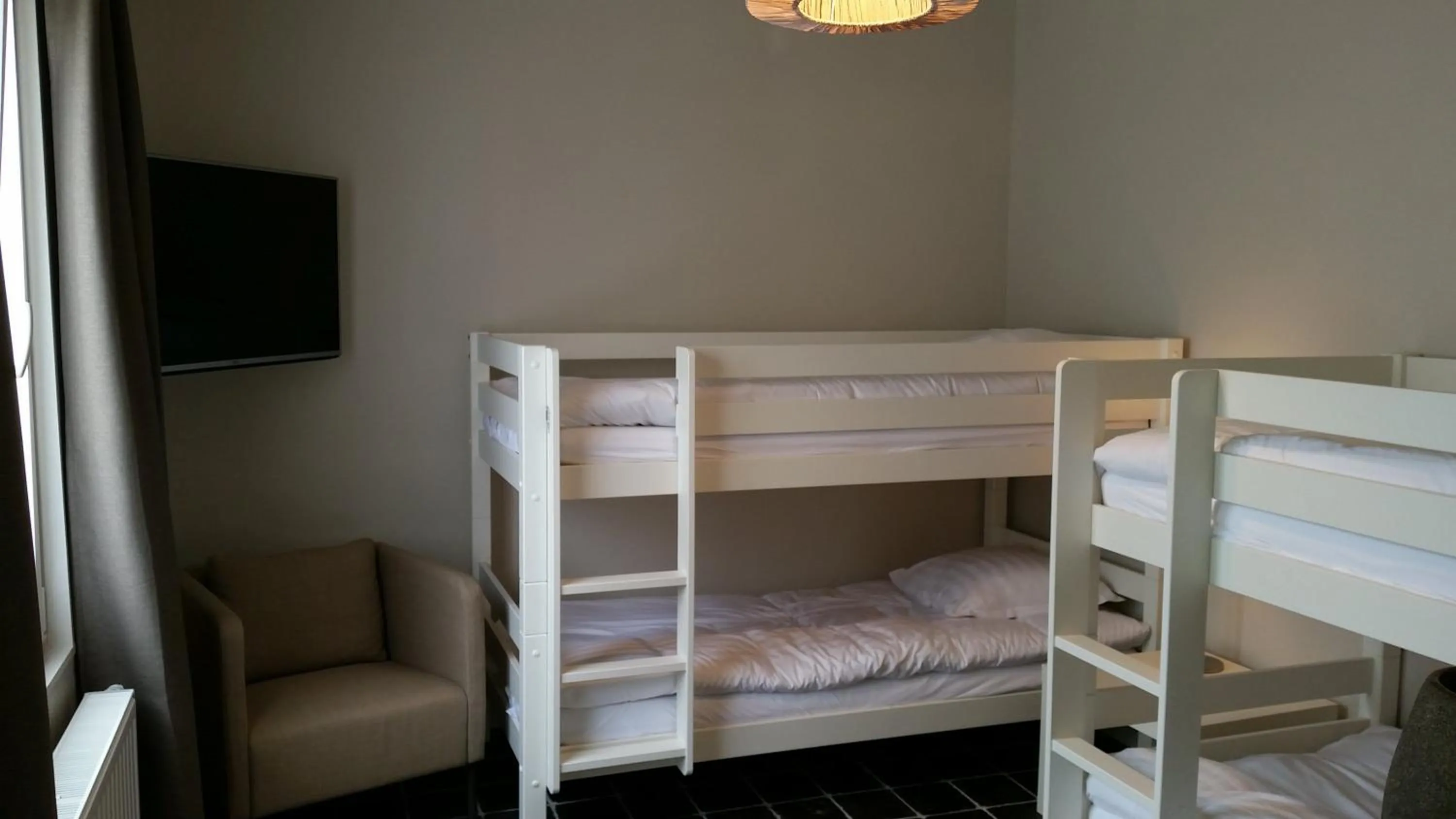 bunk bed, Bed in B&B Charles Cabour