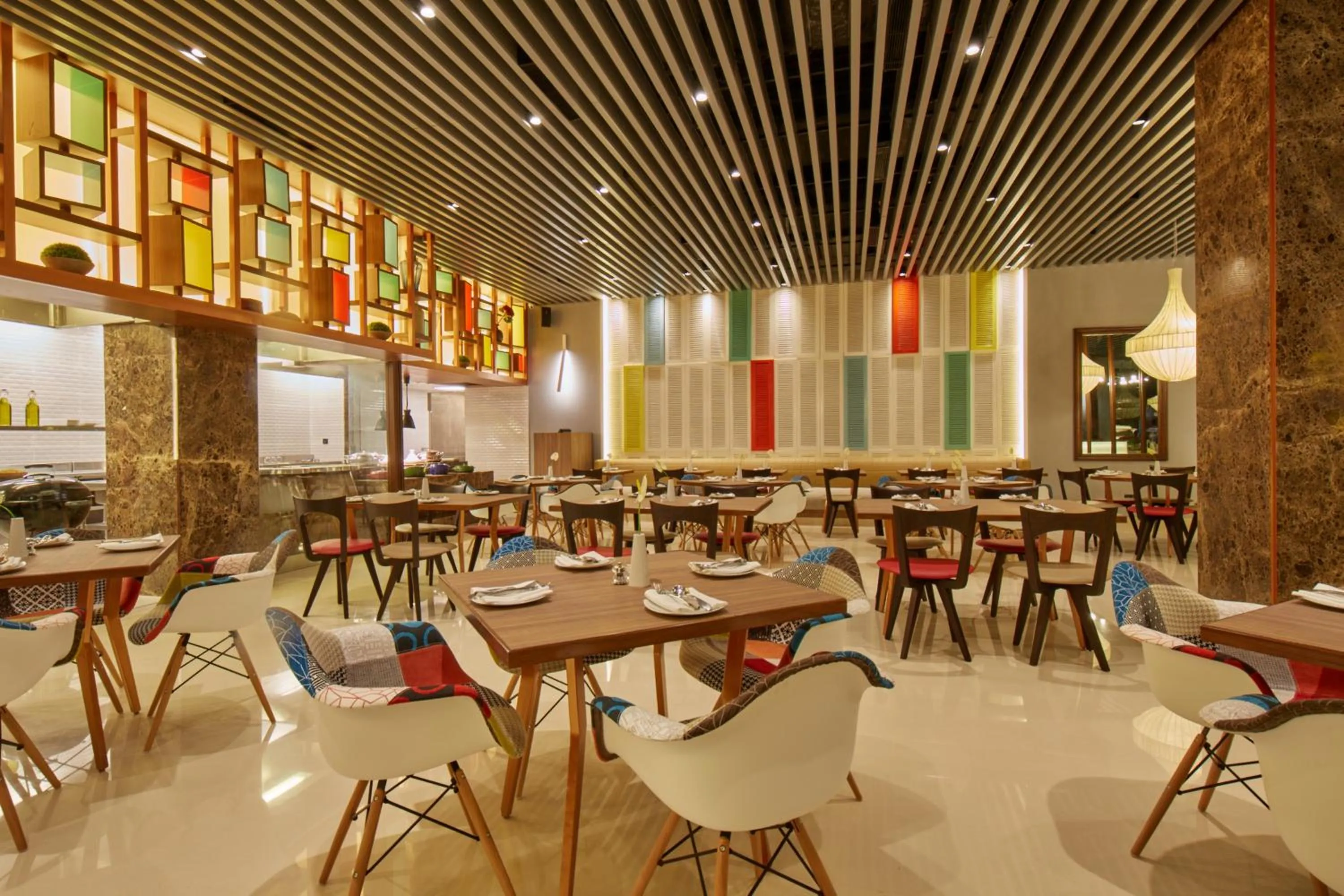 Restaurant/places to eat in Hotel Royal Orchid Bangalore