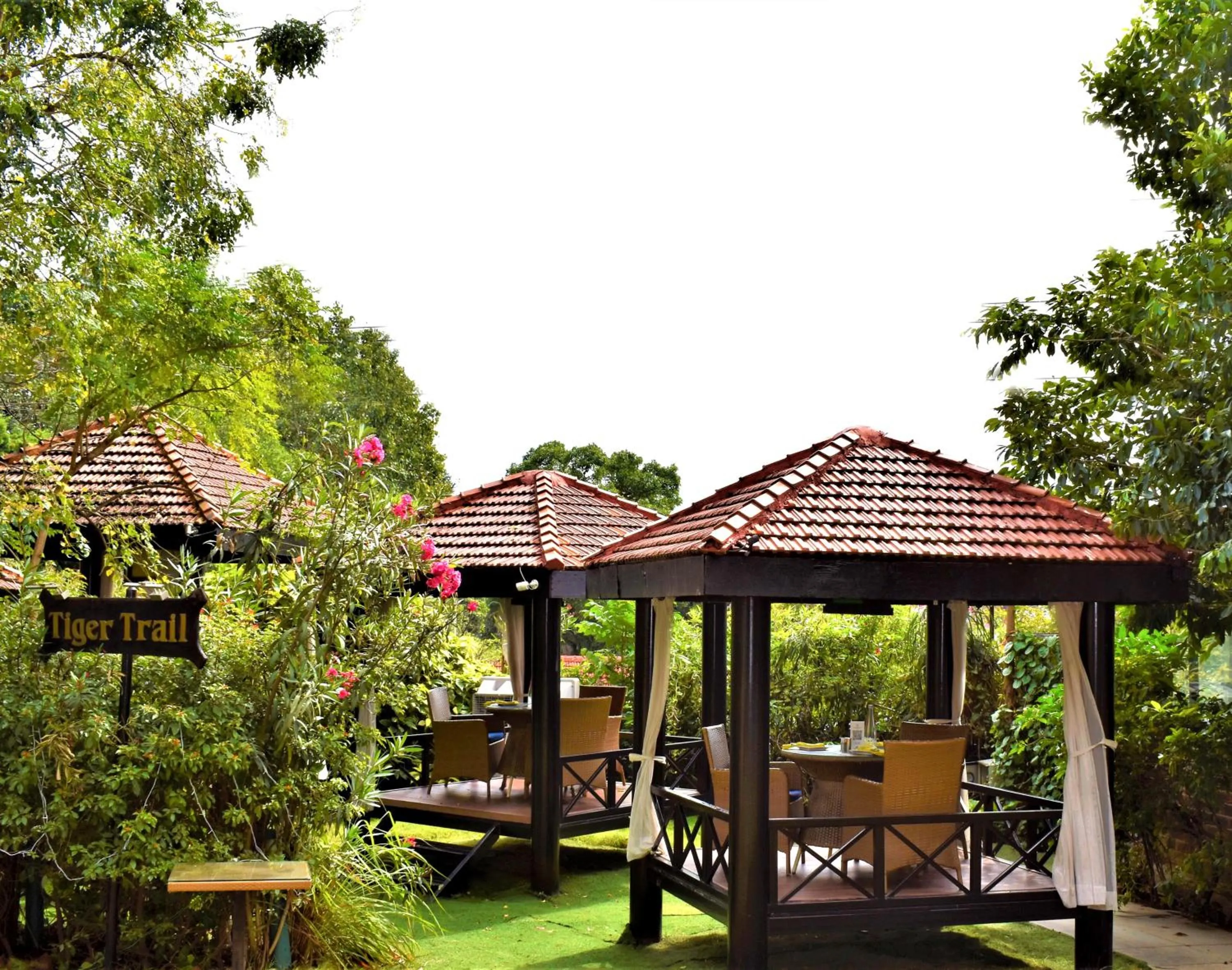 Restaurant/places to eat in Hotel Royal Orchid Bangalore