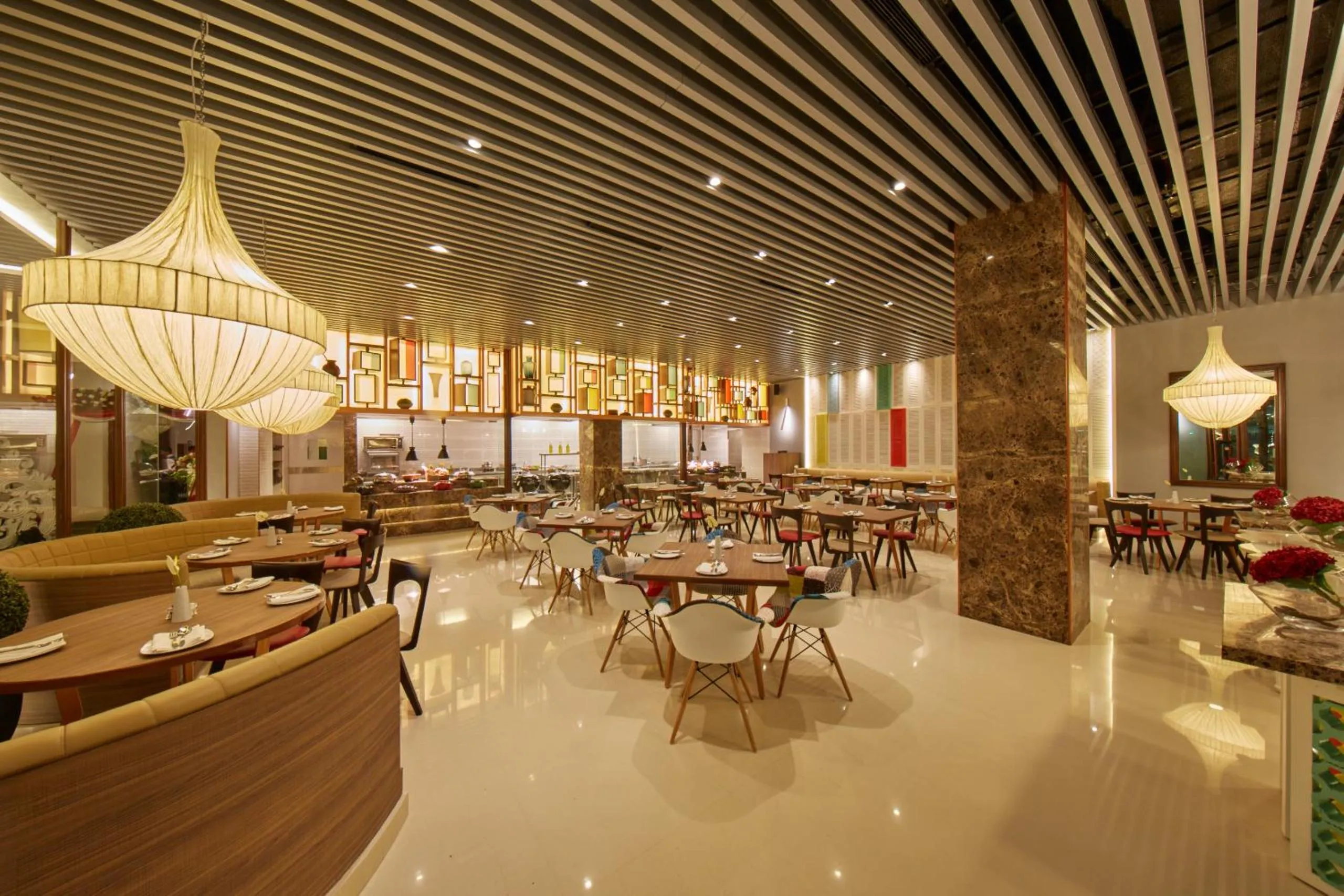 Restaurant/places to eat in Hotel Royal Orchid Bangalore