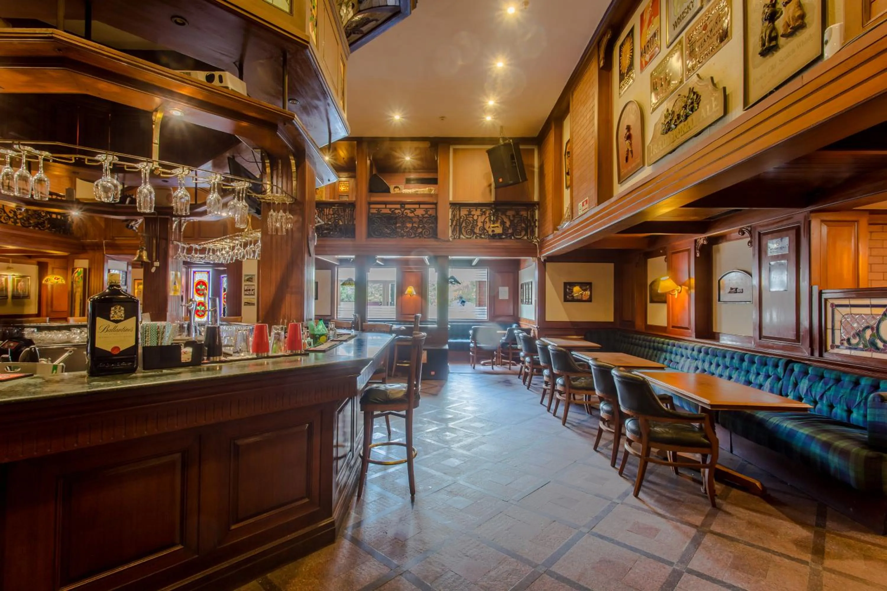 Lounge or bar in Hotel Royal Orchid Bangalore