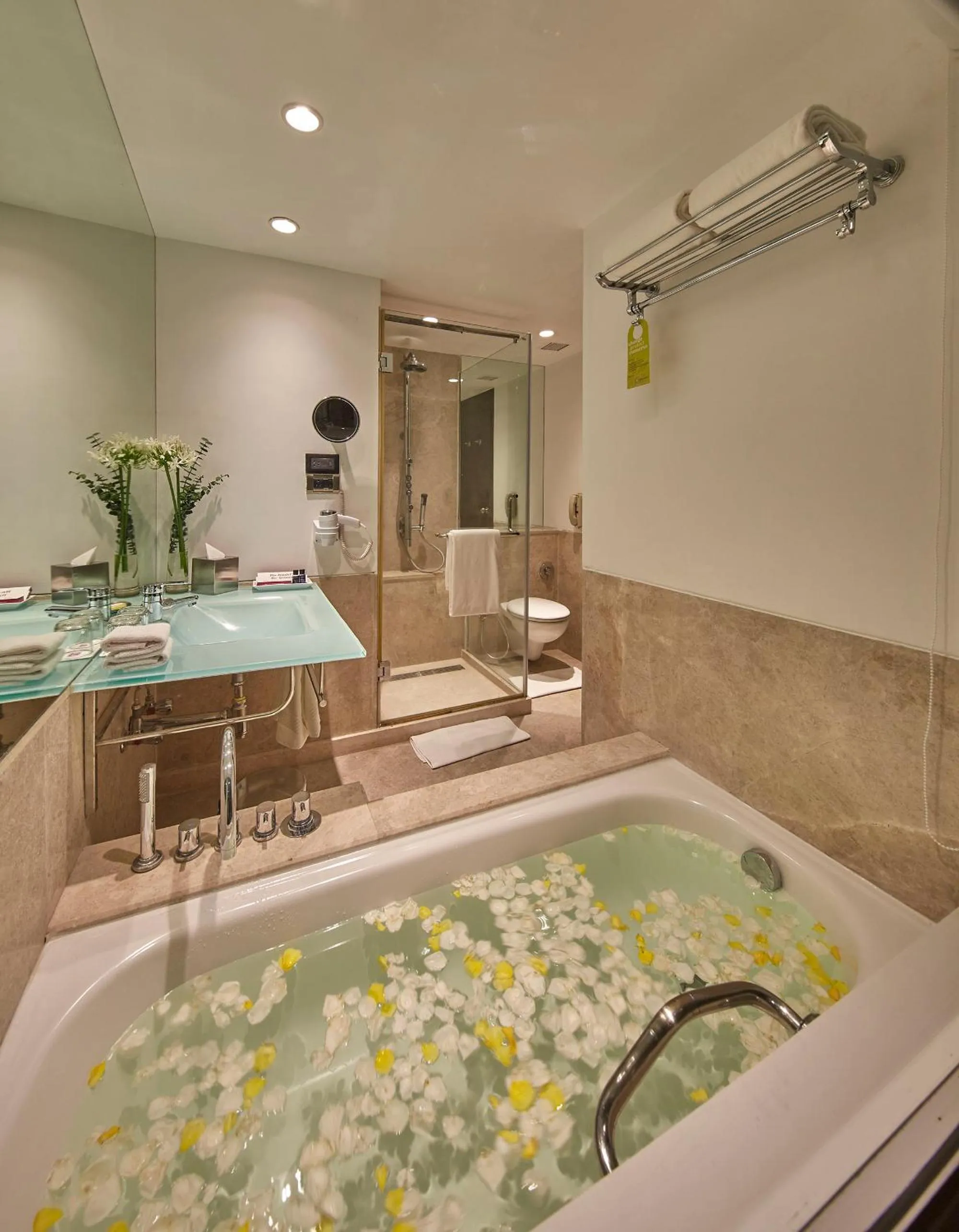 Bathroom in Hotel Royal Orchid Bangalore