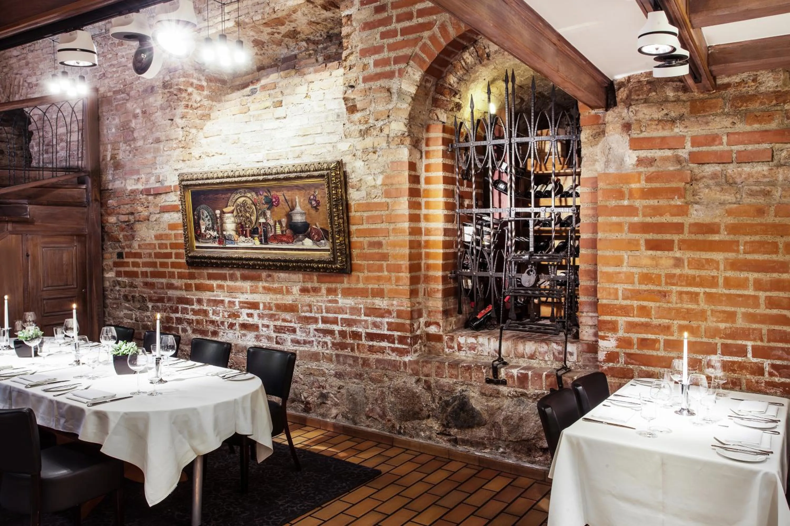 Restaurant/places to eat in Mabre Residence