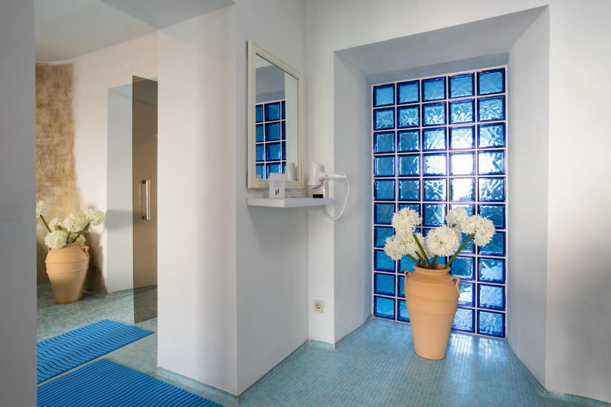 Swimming pool in Mabre Residence