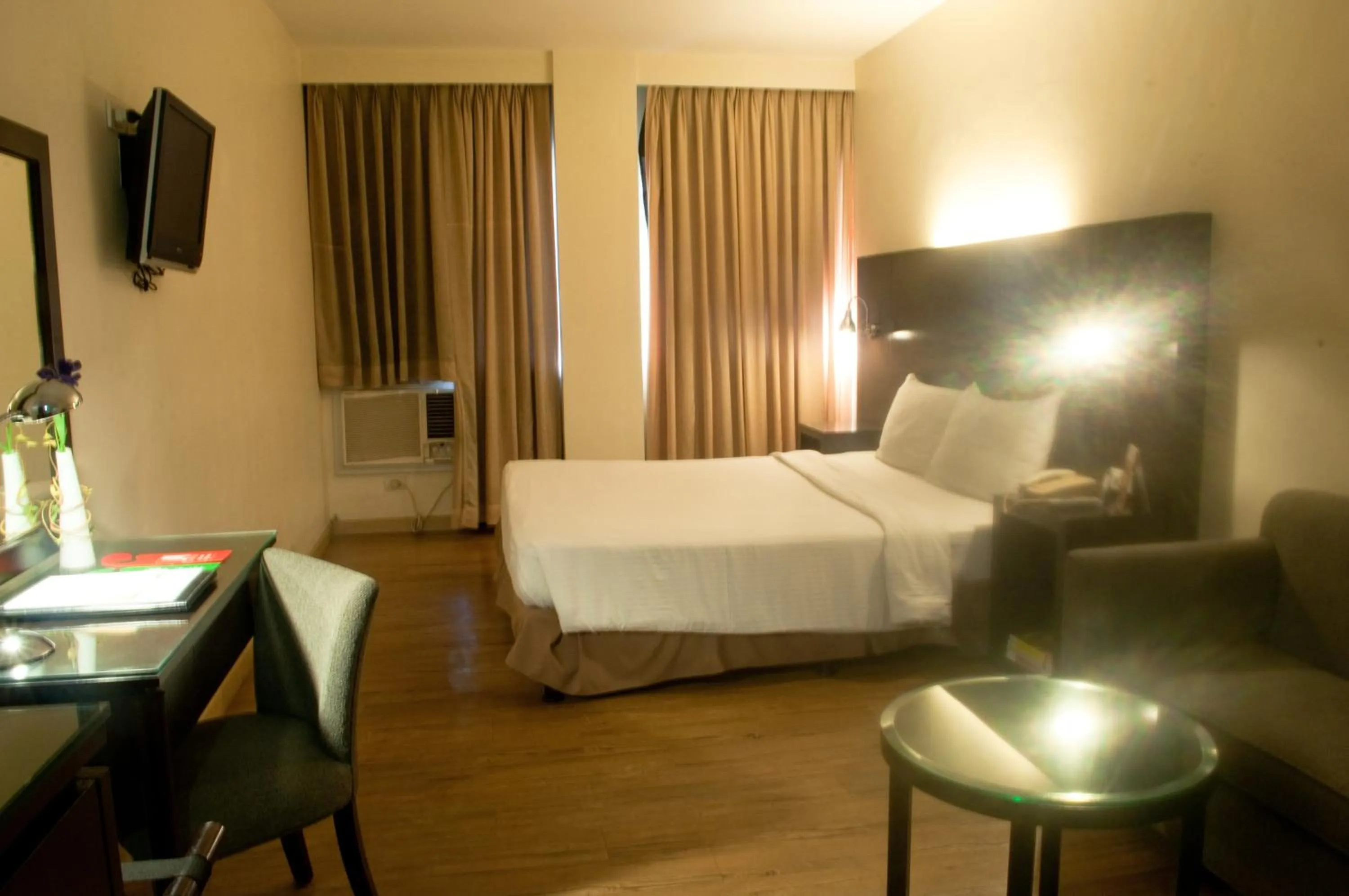 Bedroom in Pearl Lane Hotel