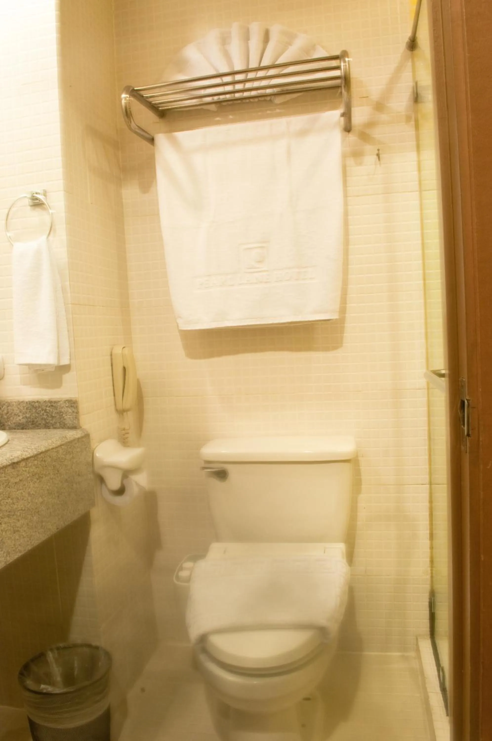 Bathroom in Pearl Lane Hotel