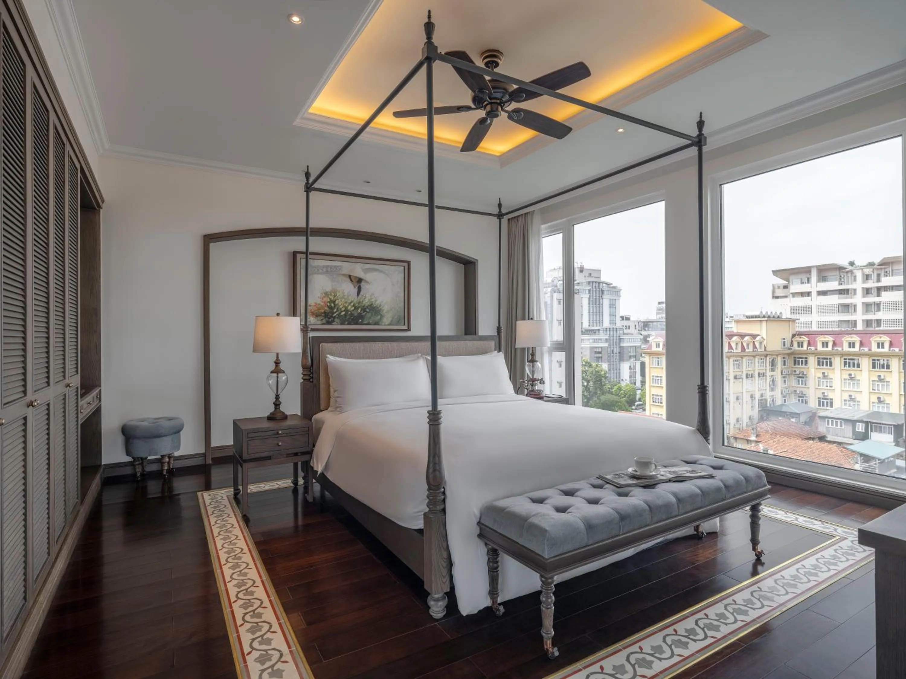 Bed in De Syloia Hotel