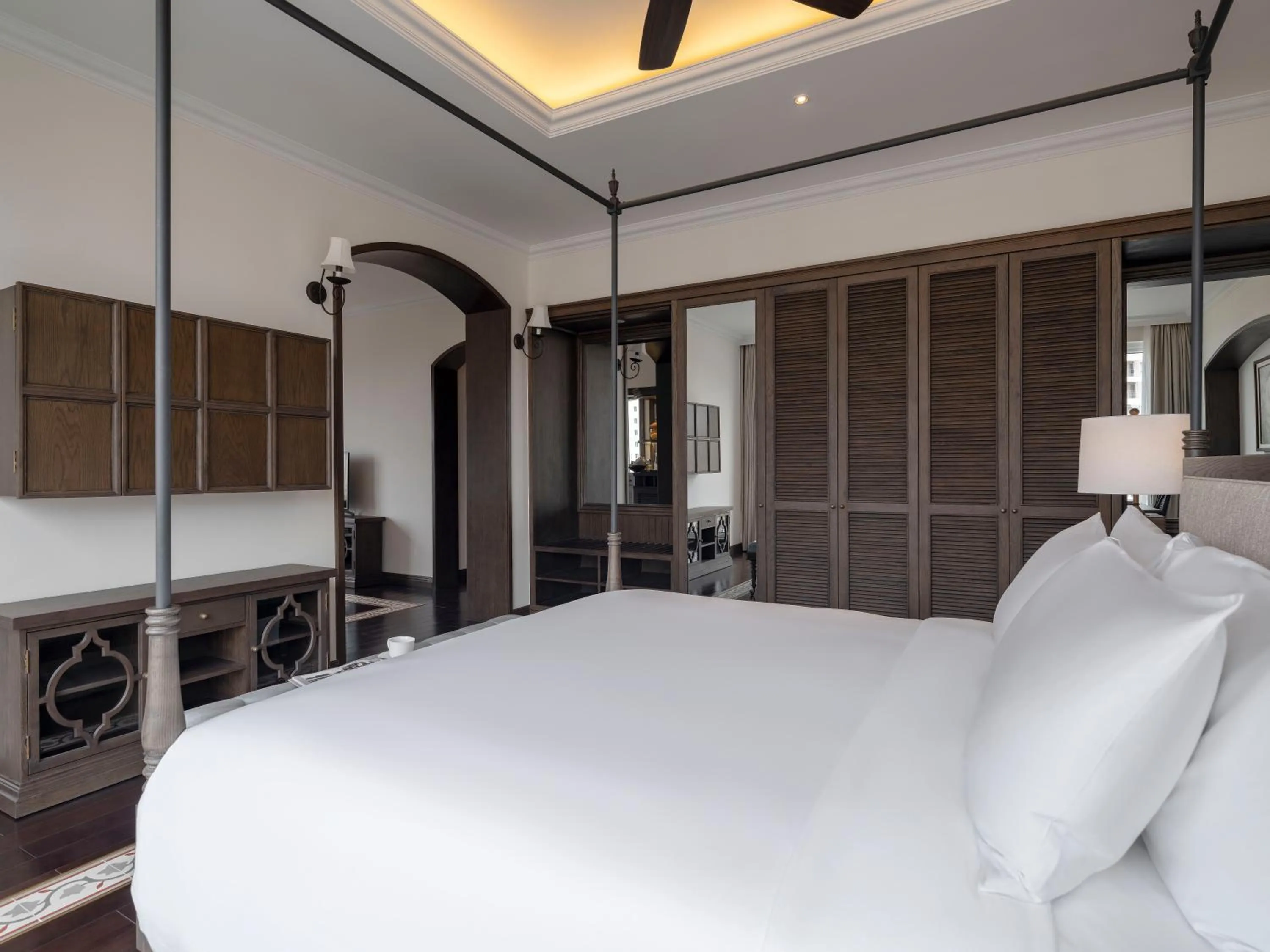 Bed in De Syloia Hotel