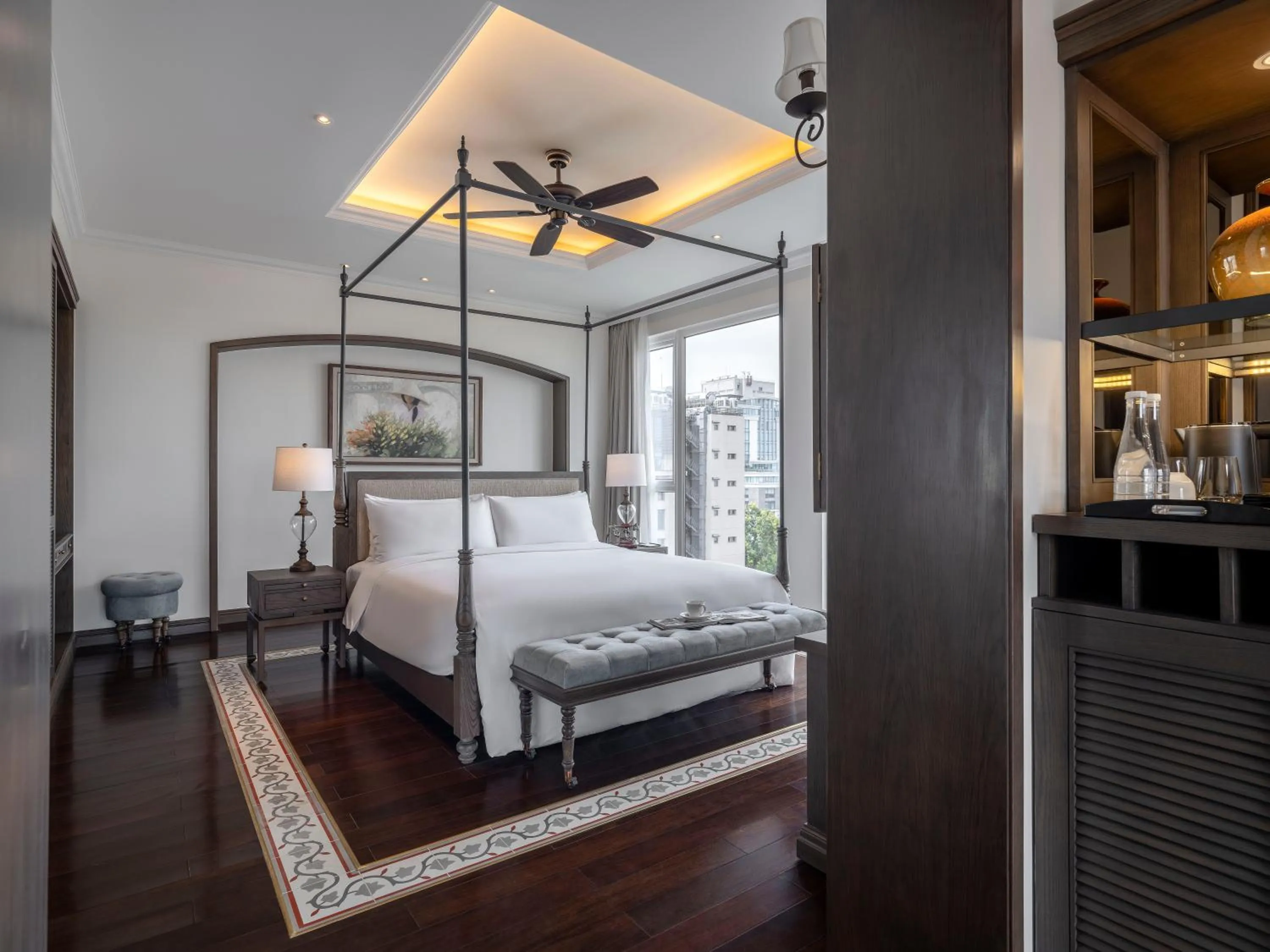 Bed in De Syloia Hotel