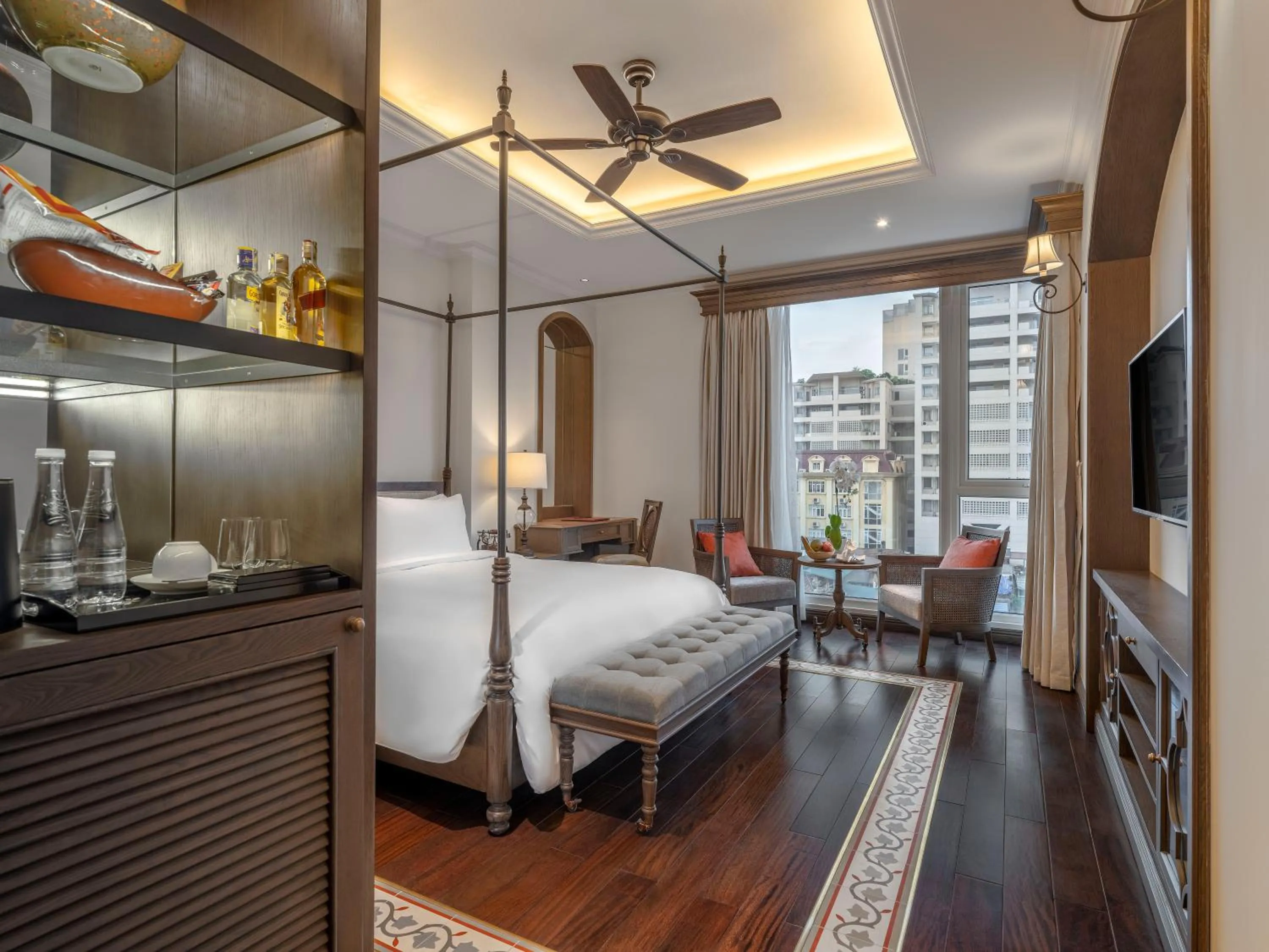 Photo of the whole room, Bed in De Syloia Hotel