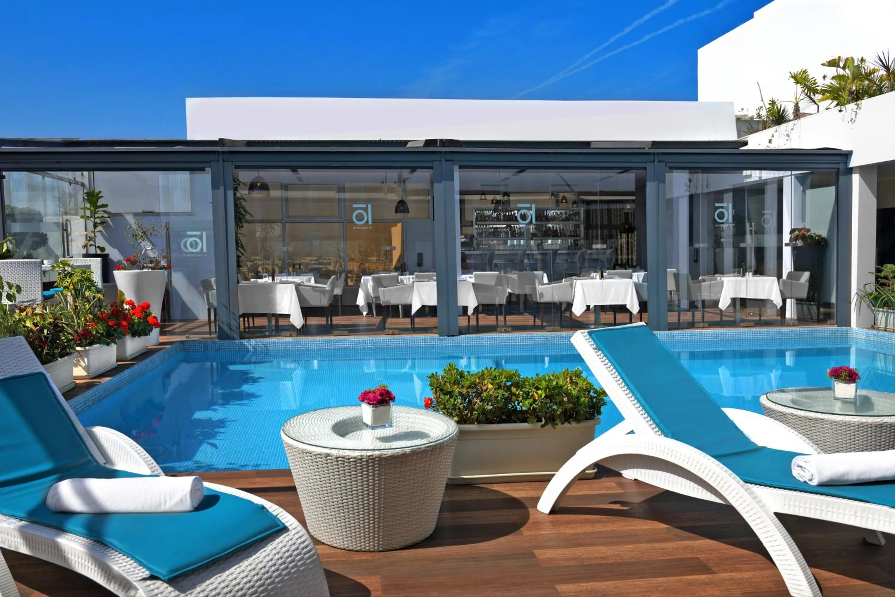 Swimming pool in Mövenpick Hotel Casablanca