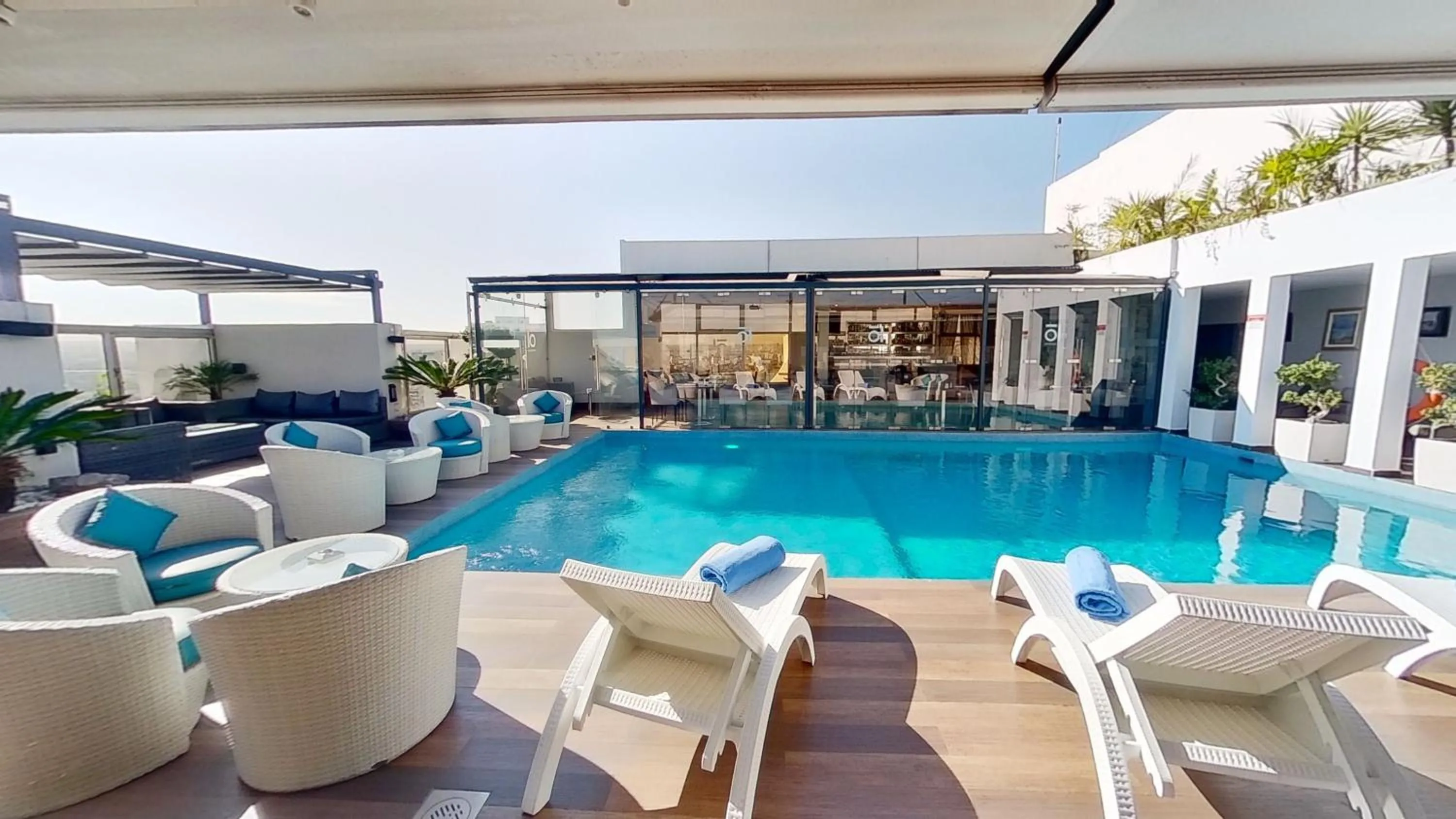 Swimming pool in Mövenpick Hotel Casablanca