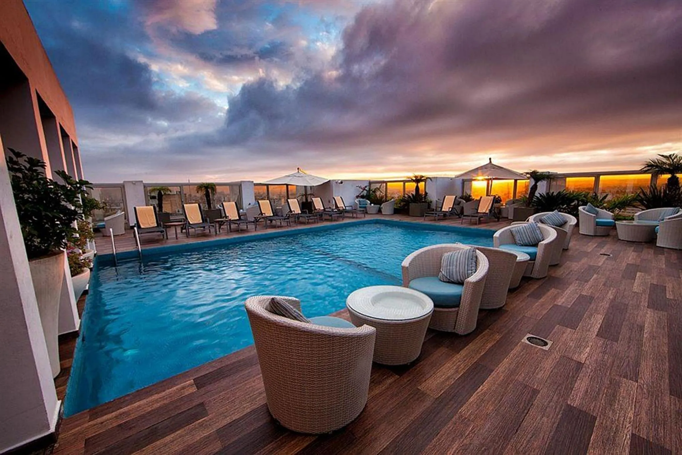 Swimming pool in Mövenpick Hotel Casablanca