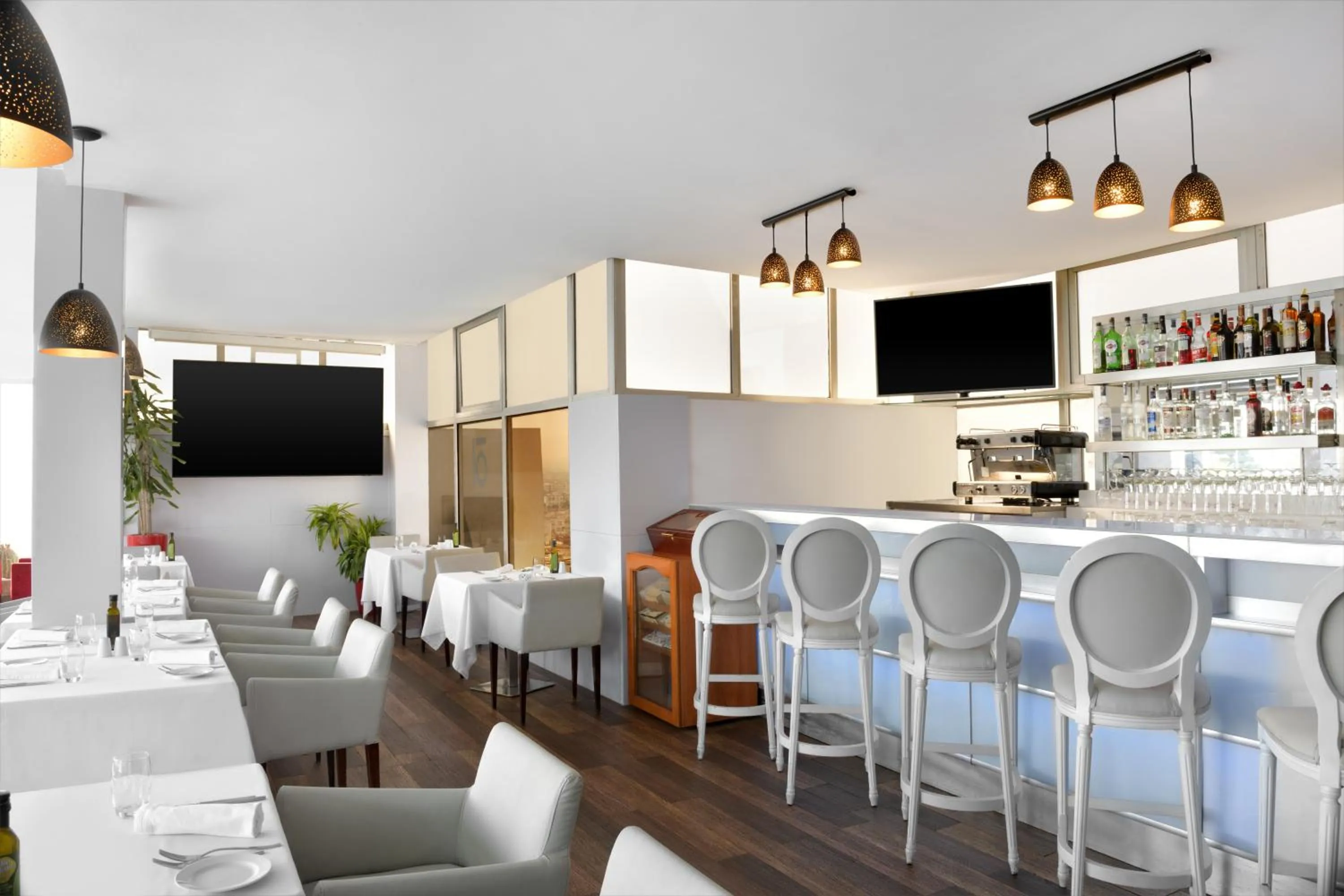 Restaurant/places to eat in Mövenpick Hotel Casablanca