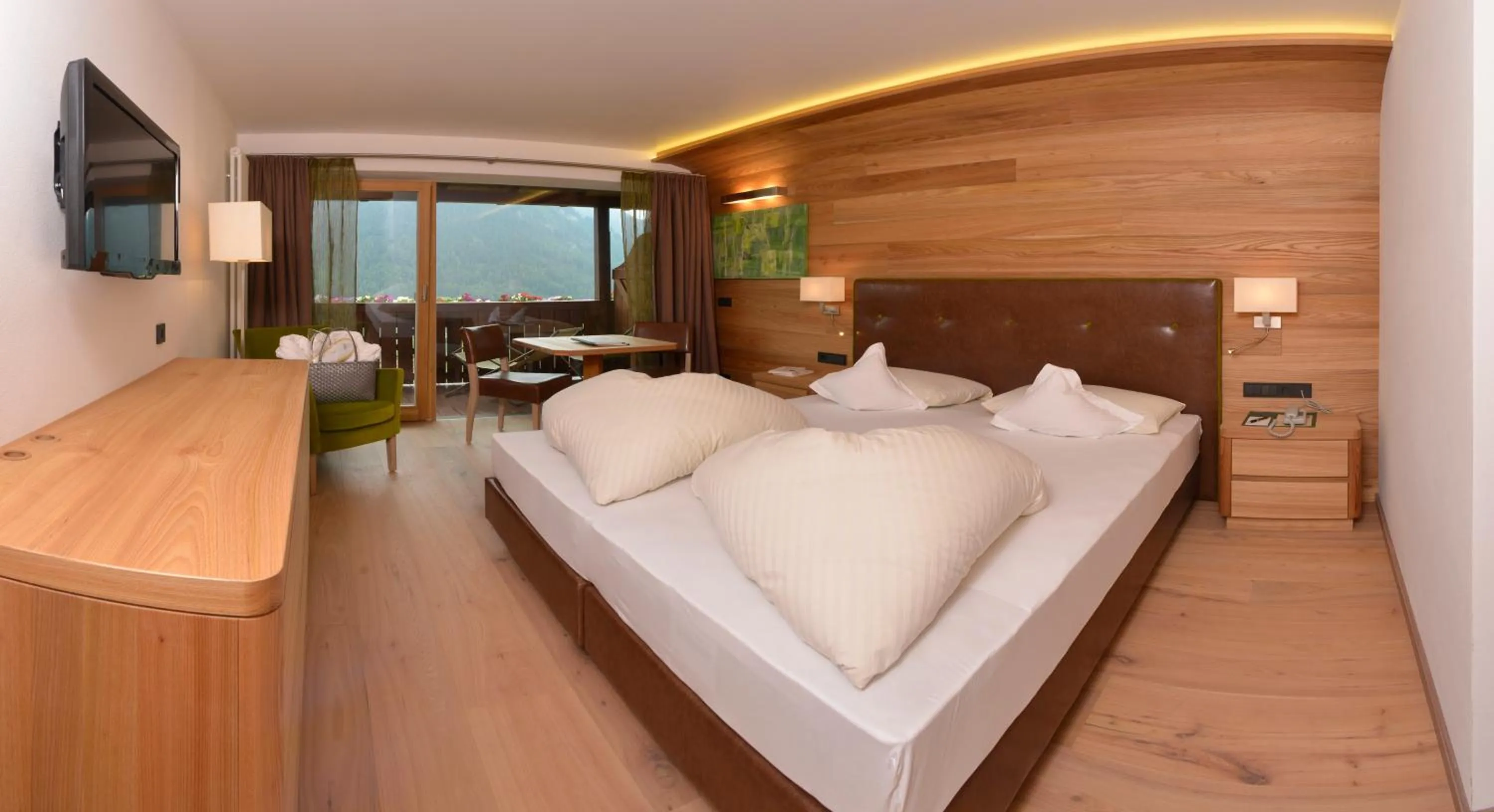 Photo of the whole room, Bed in Hotel Grien