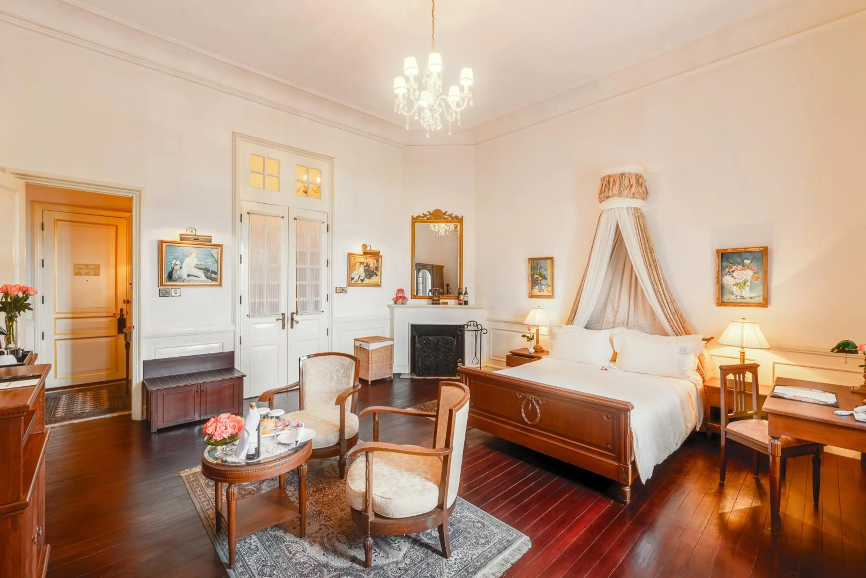 Bed in Dalat Palace Heritage Hotel