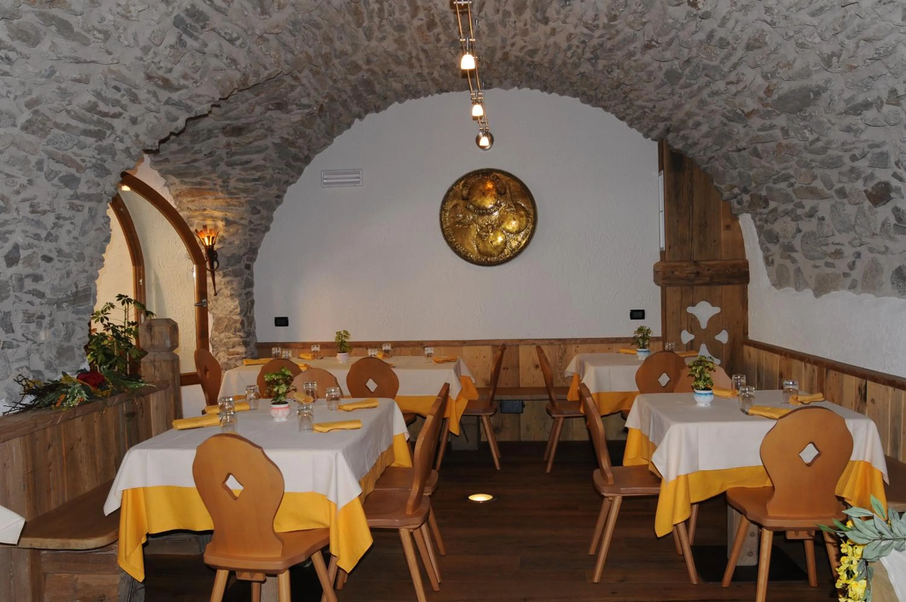 Restaurant/places to eat in Hotel Il Maniero