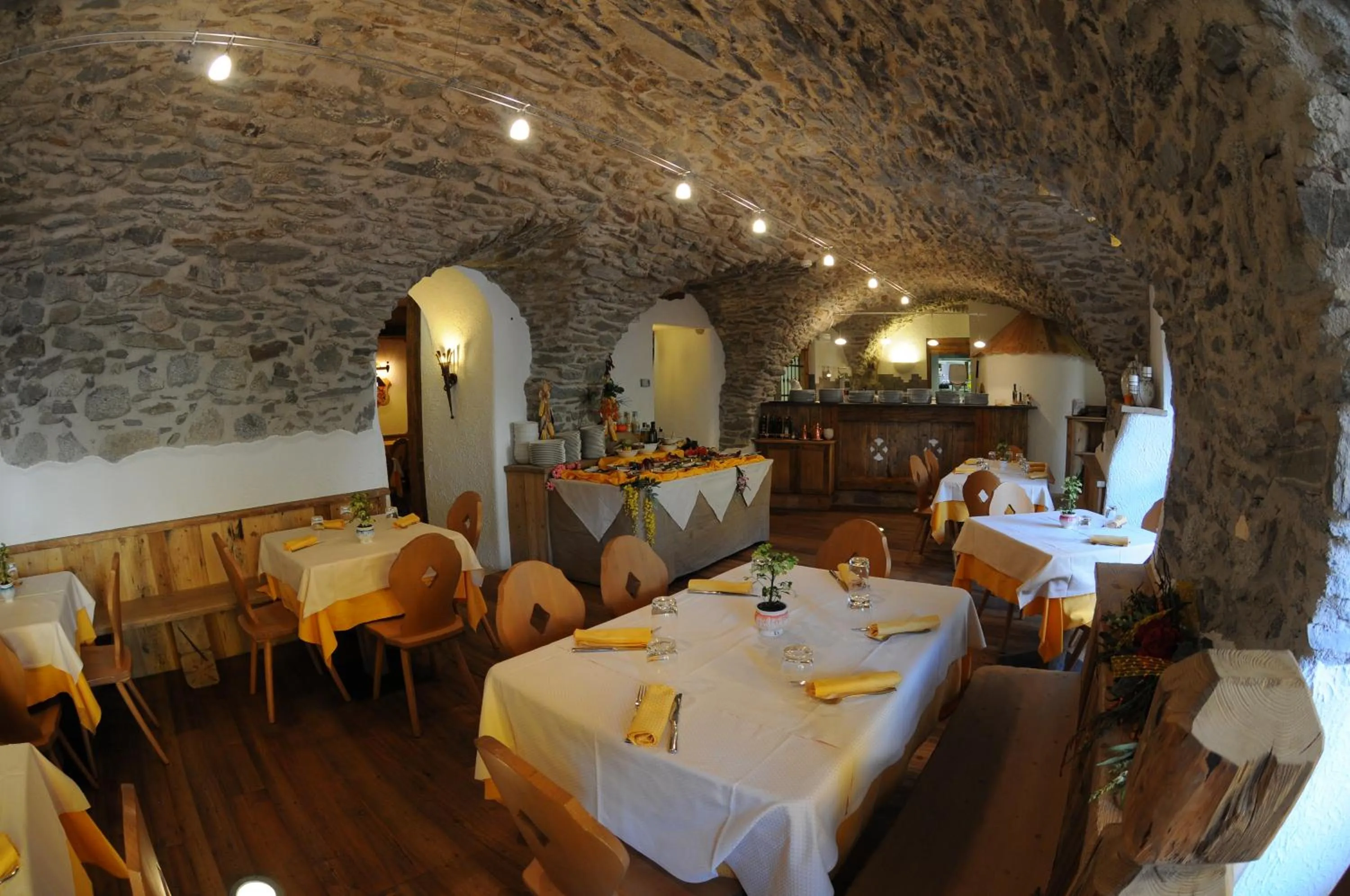 Restaurant/places to eat in Hotel Il Maniero