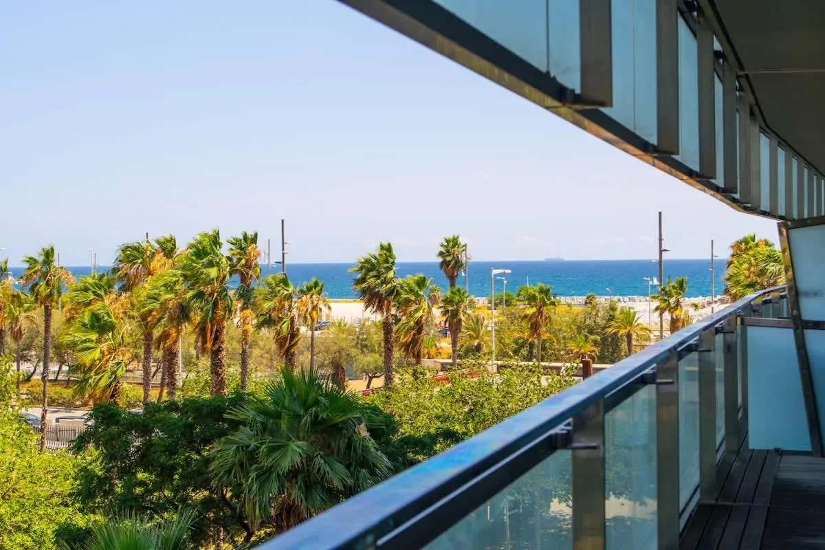 Unique Rentals-Seafront Luxe Suites