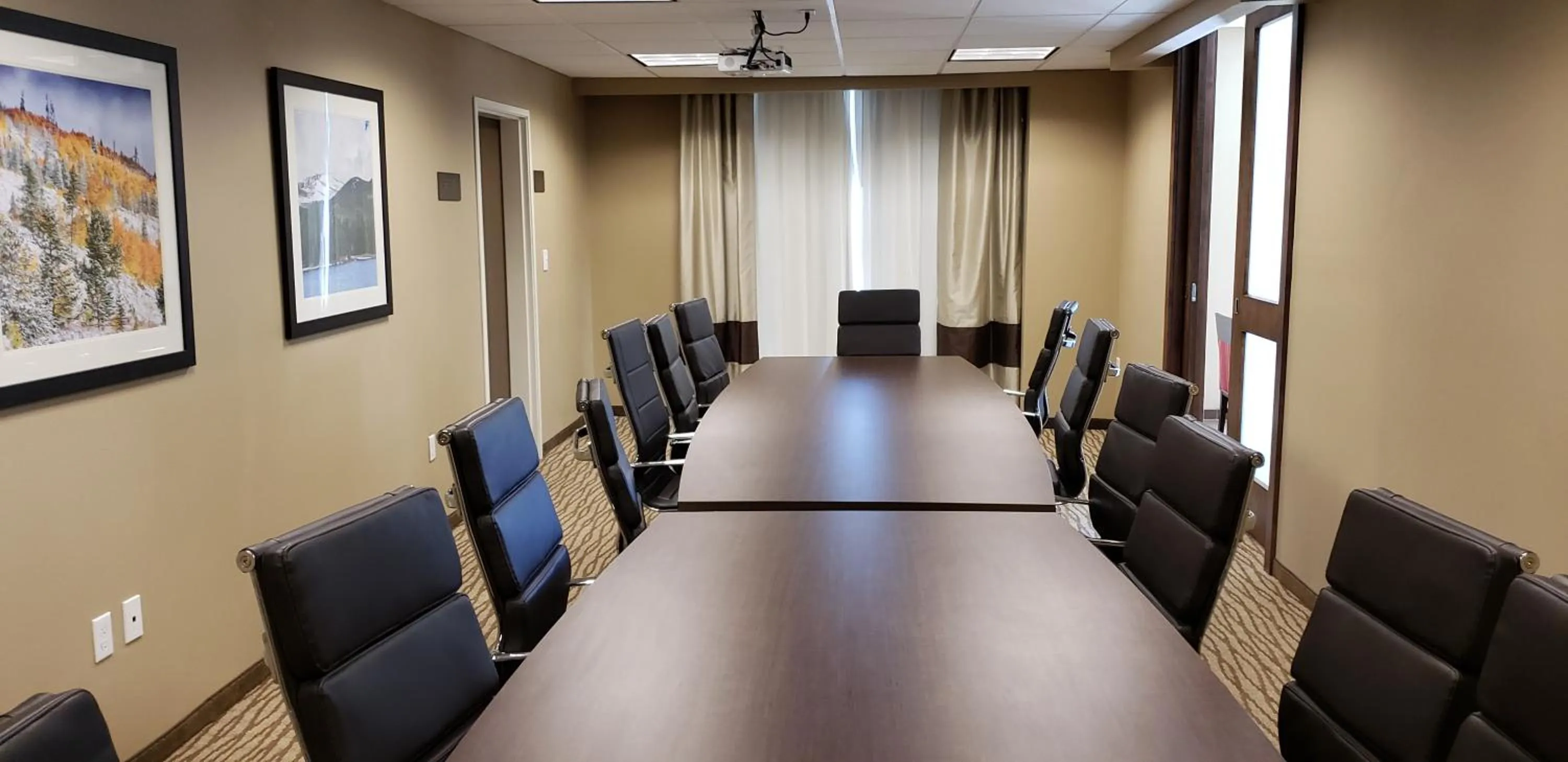 Business facilities in Comfort Suites Denver near Anschutz Medical Campus