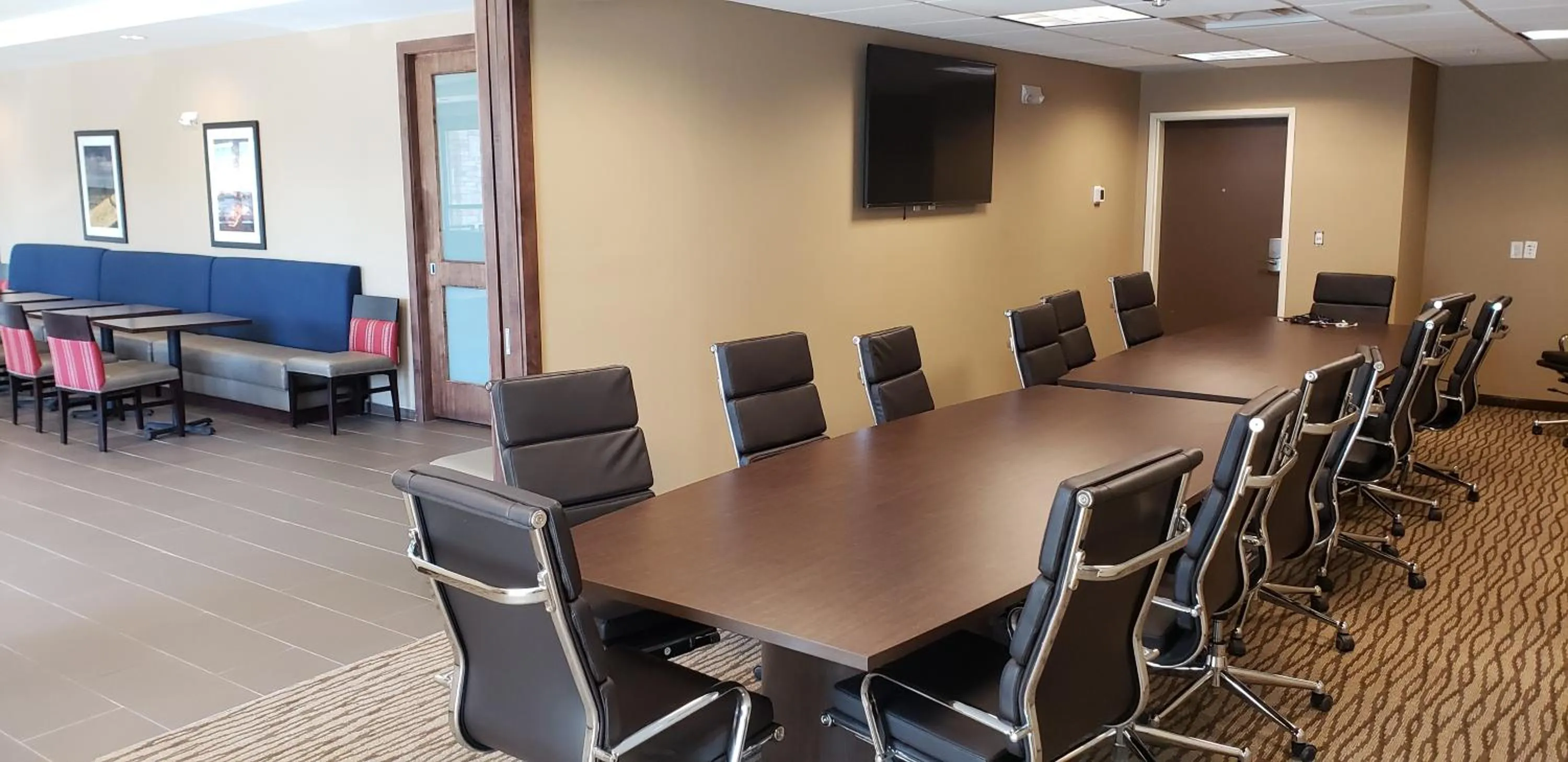 Business facilities in Comfort Suites Denver near Anschutz Medical Campus