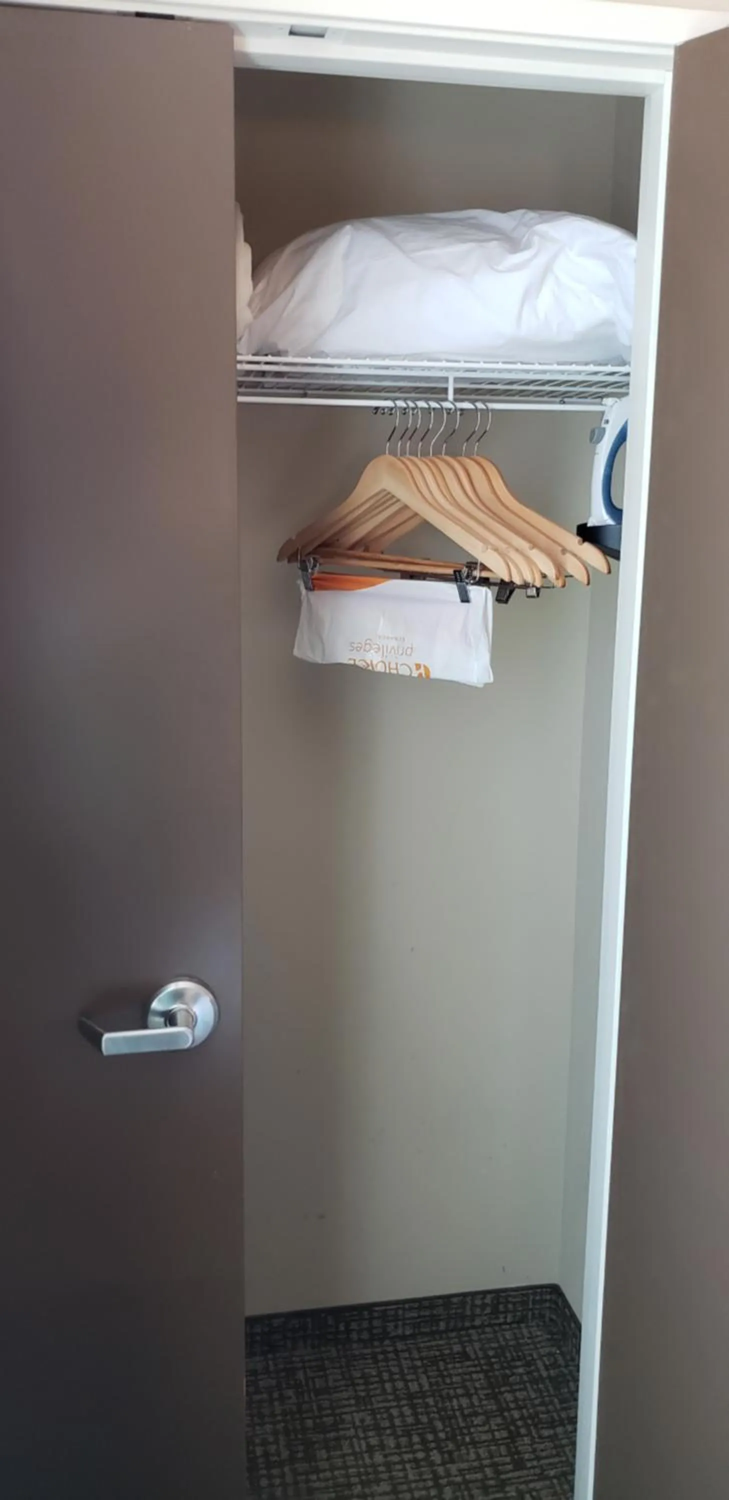 Decorative detail in Comfort Suites Denver near Anschutz Medical Campus