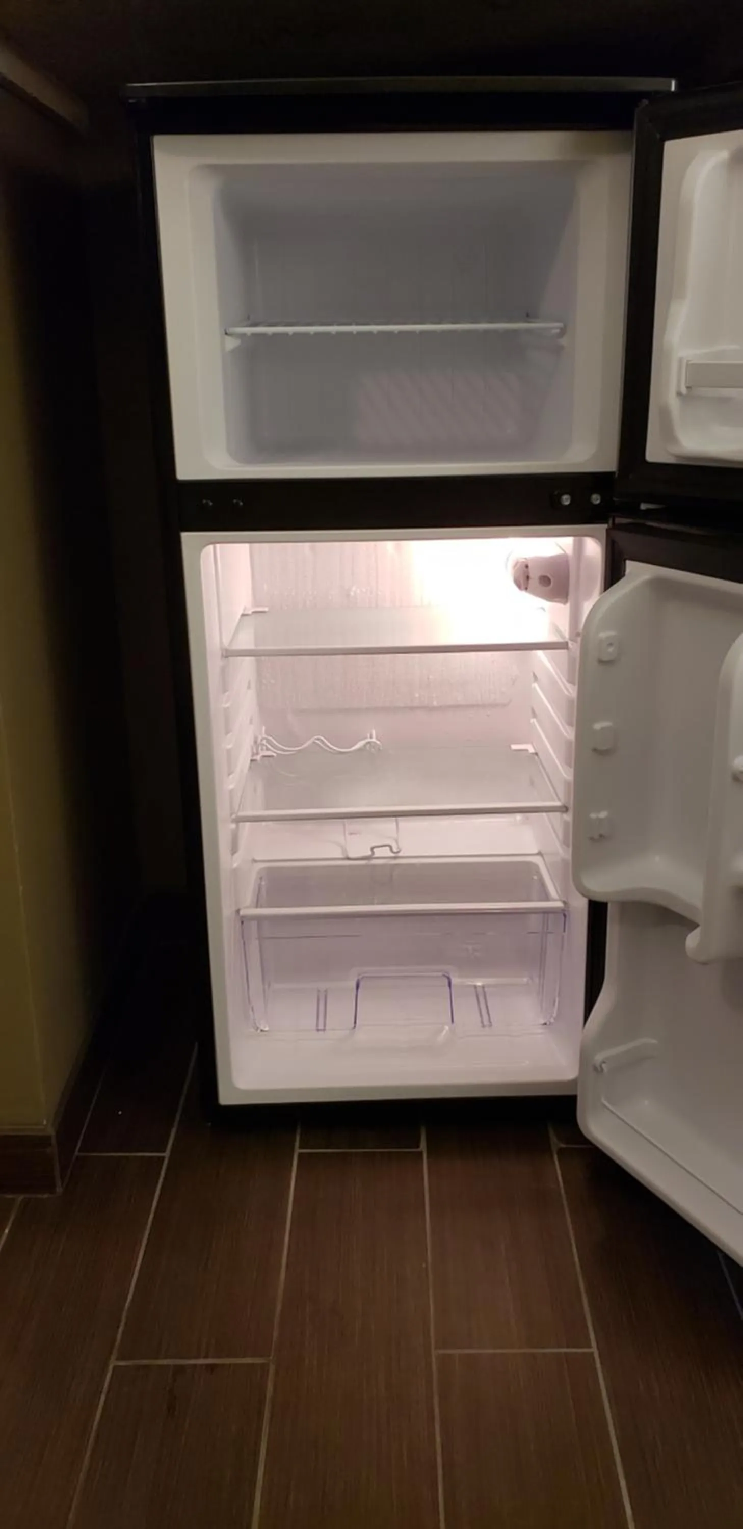 Kitchen or kitchenette in Comfort Suites Denver near Anschutz Medical Campus