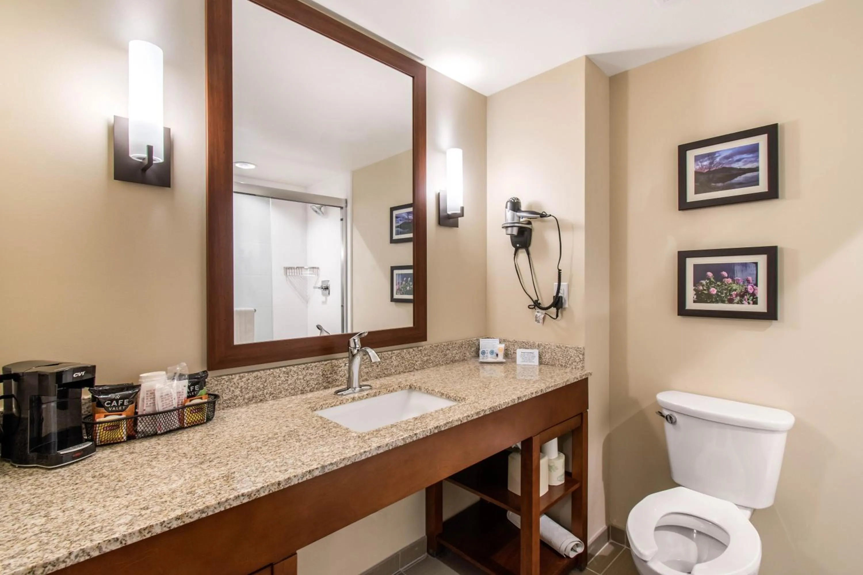 Shower in Comfort Suites Denver near Anschutz Medical Campus