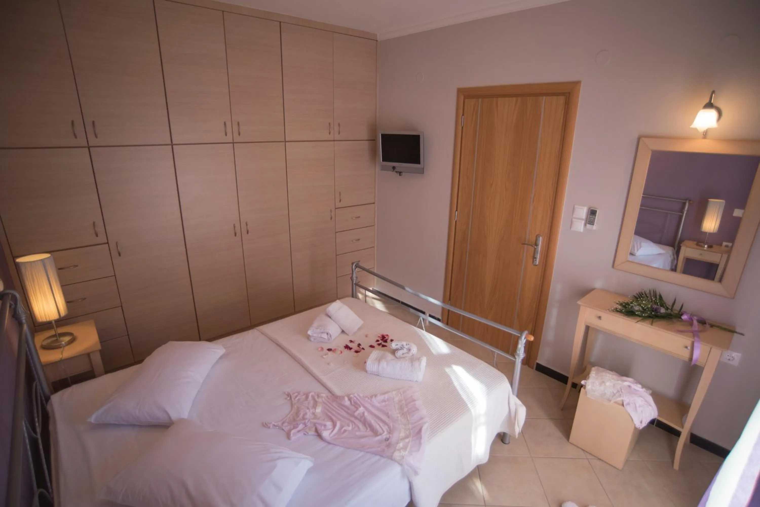 Photo of the whole room, Bed in Villa Theodora