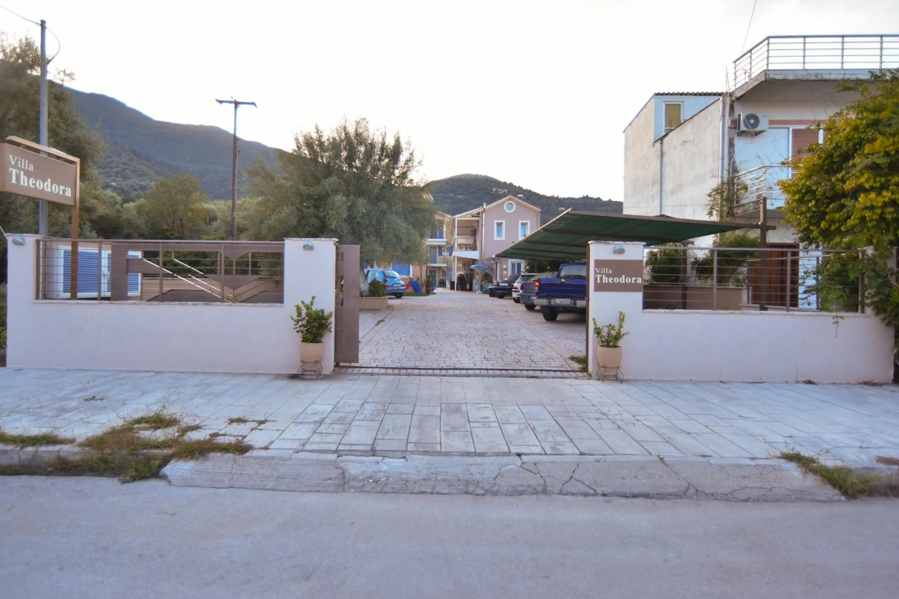 Facade/entrance in Villa Theodora