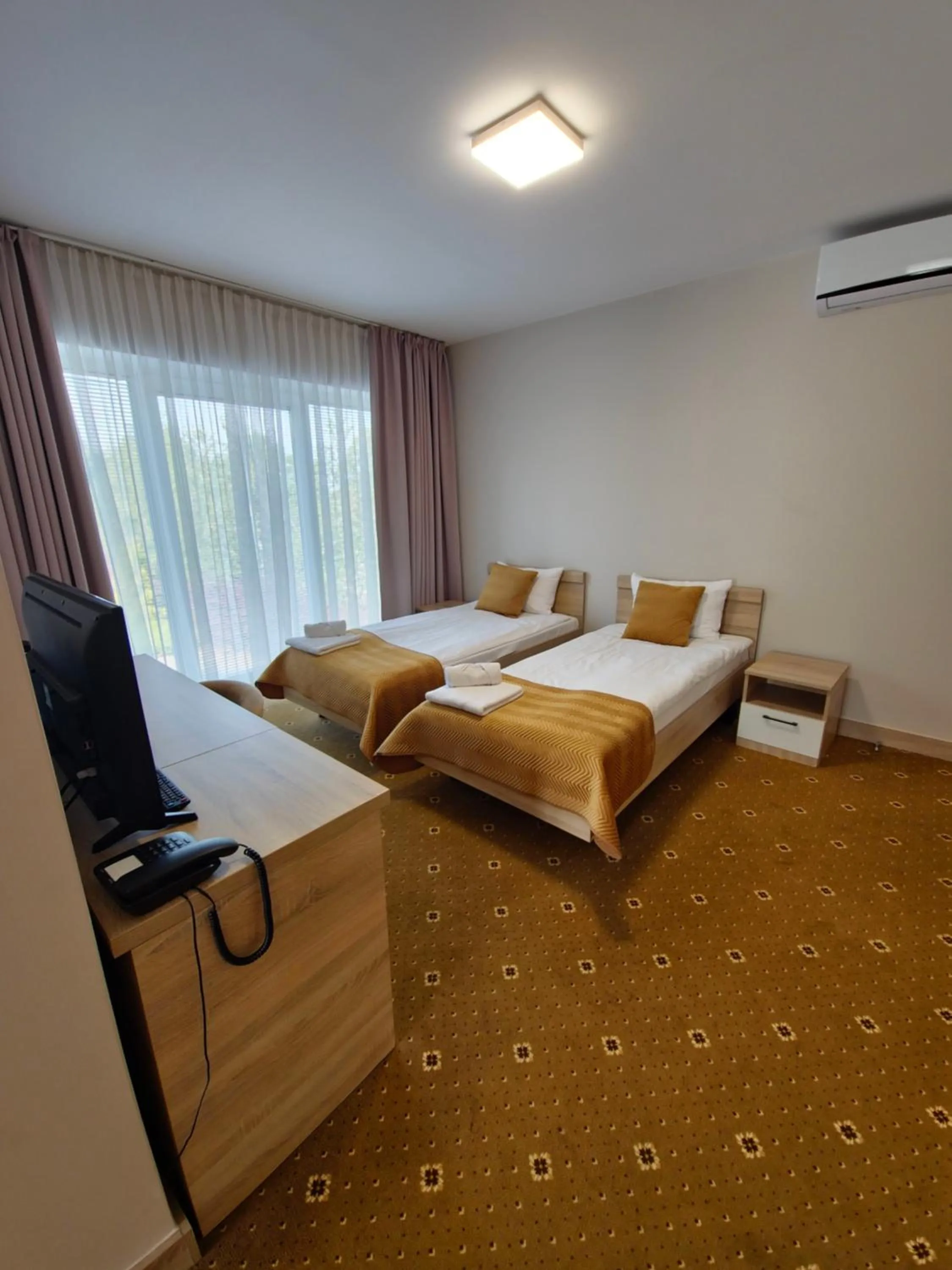 Photo of the whole room, Bed in Hotel Avangarda