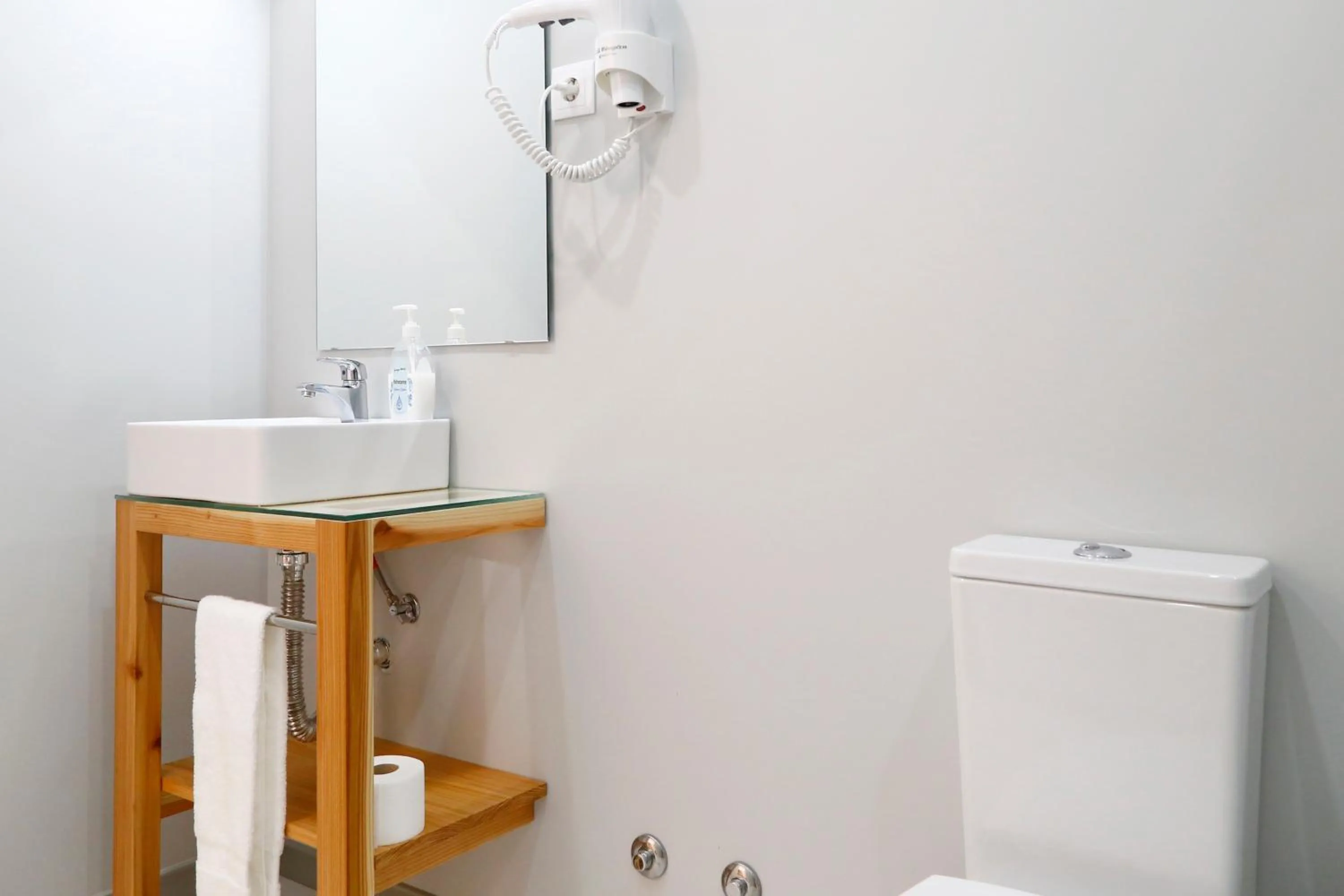 Bathroom in City's Hostel Ponta Delgada