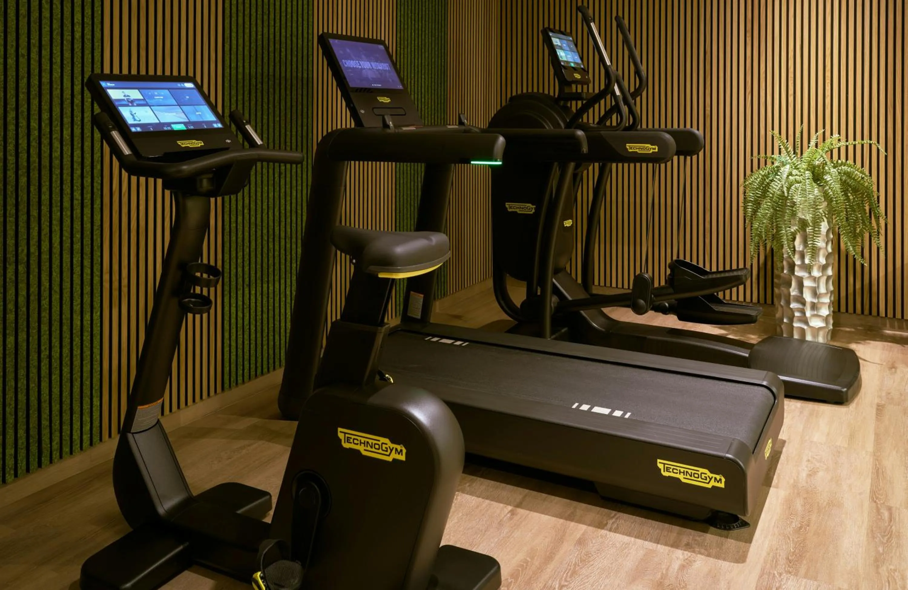 Fitness centre/facilities in Leonardo Royal Hotel Munich