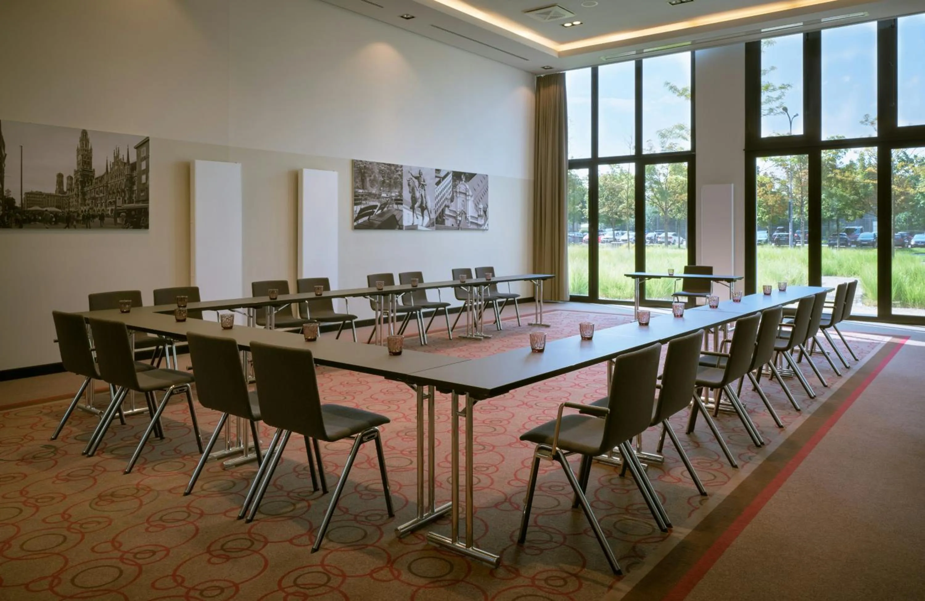 Meeting/conference room in Leonardo Royal Hotel Munich