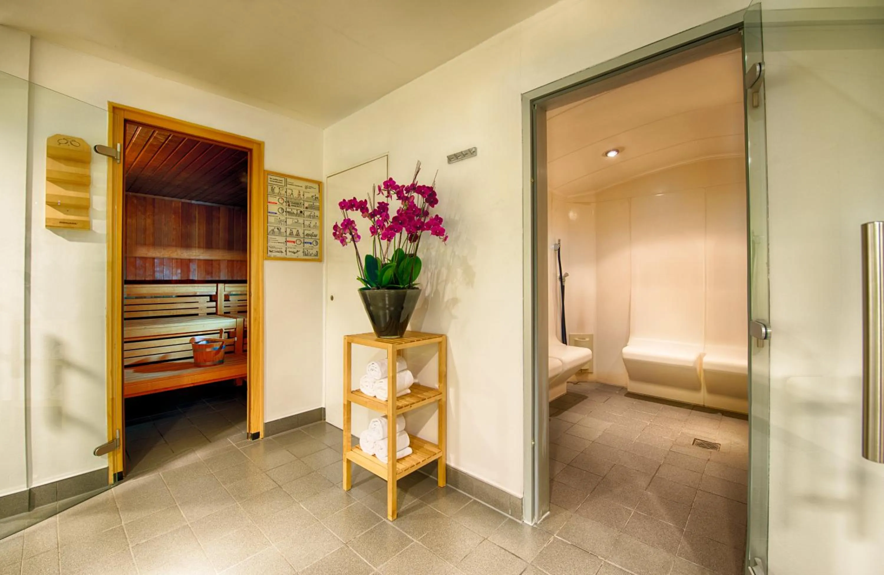 Sauna, Bed in Leonardo Royal Hotel Munich