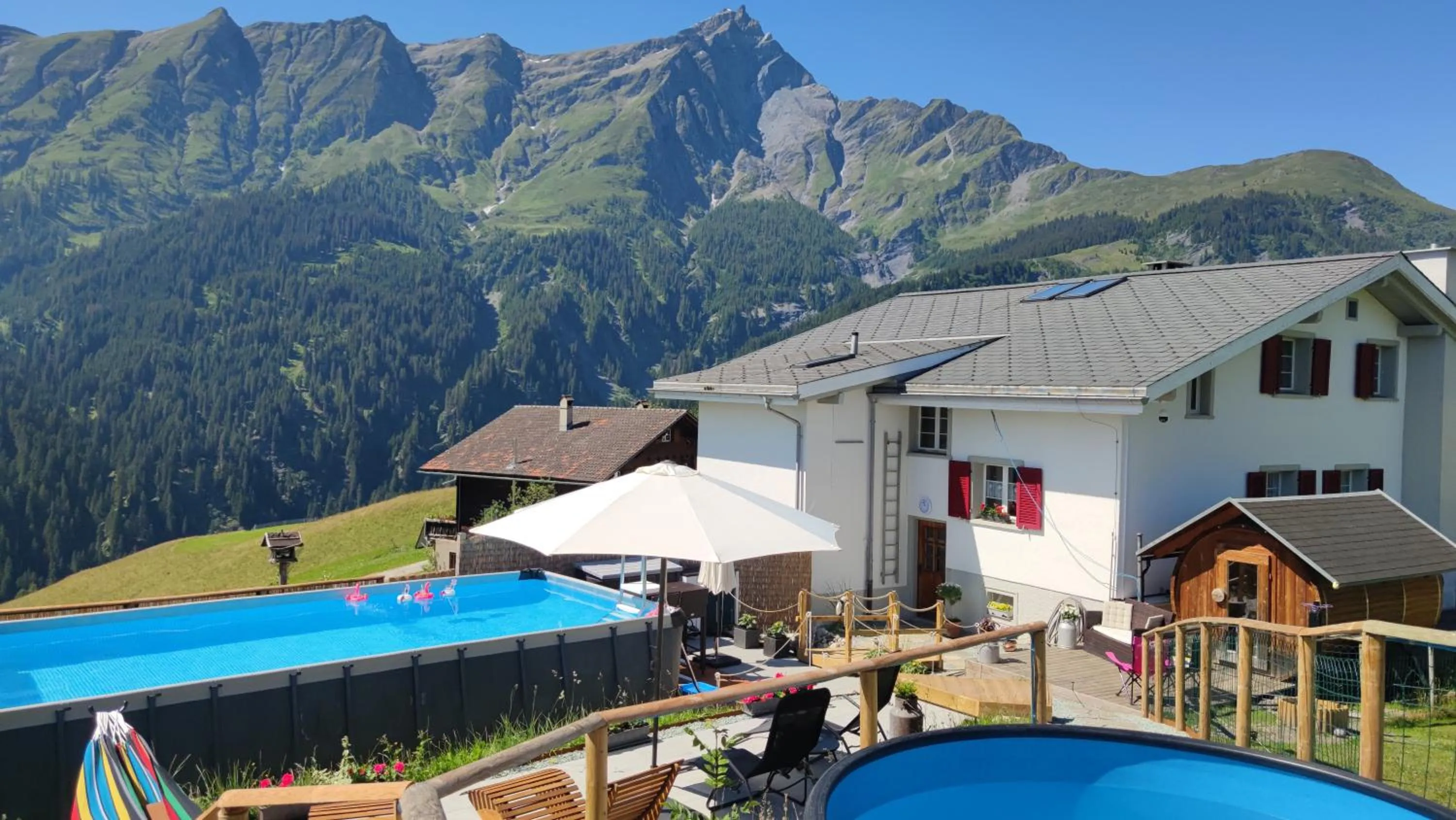 Property building in Gasthaus Alpina