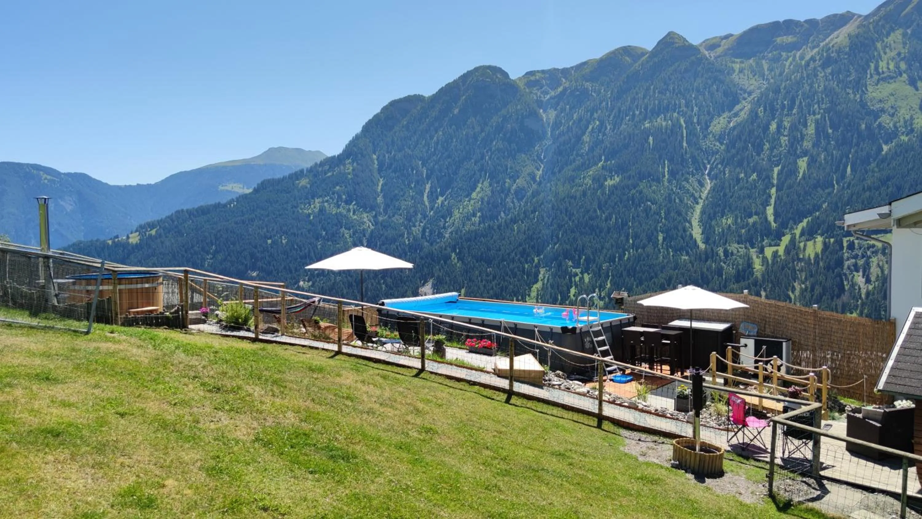 Property building in Gasthaus Alpina