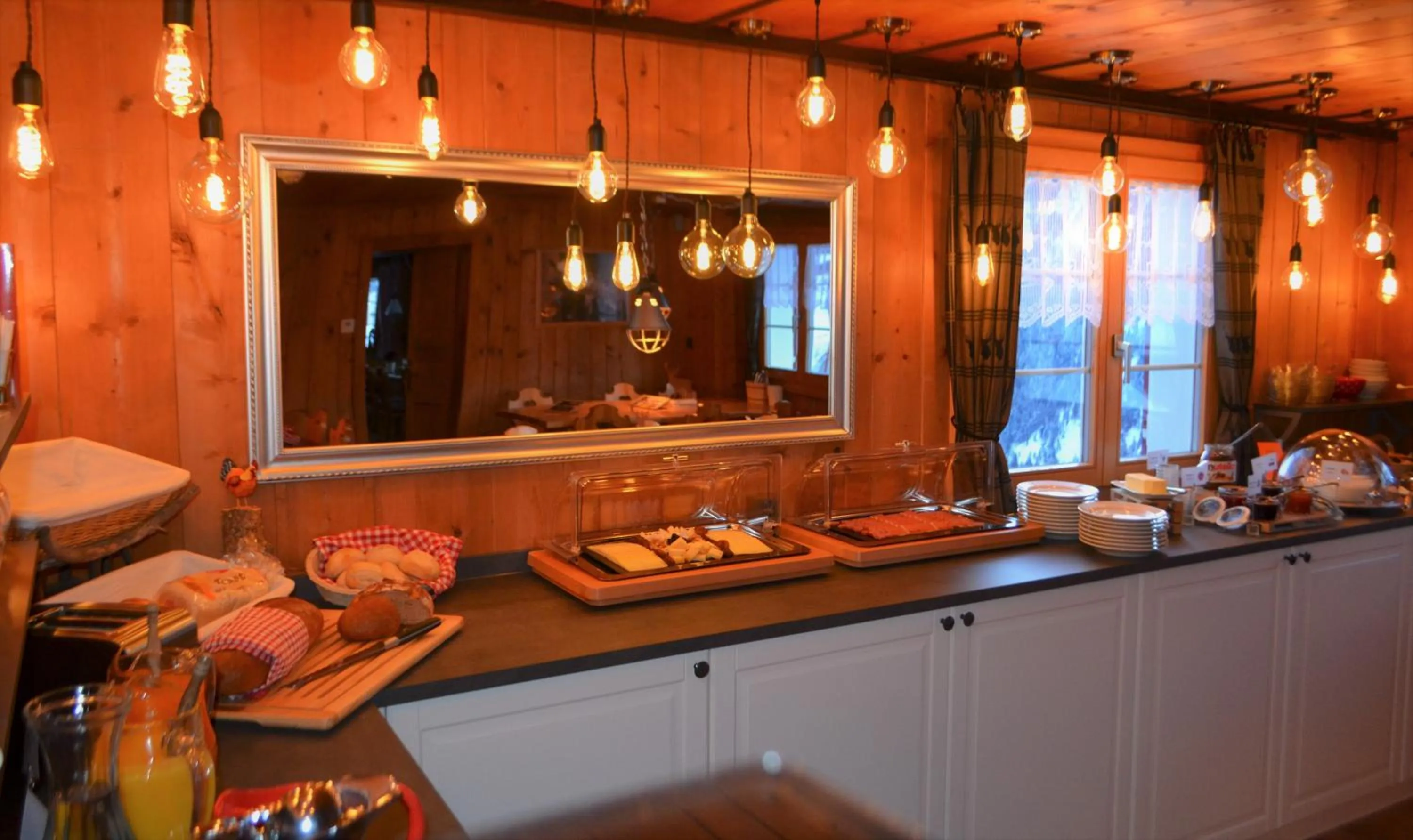 Buffet breakfast in Gasthaus Alpina