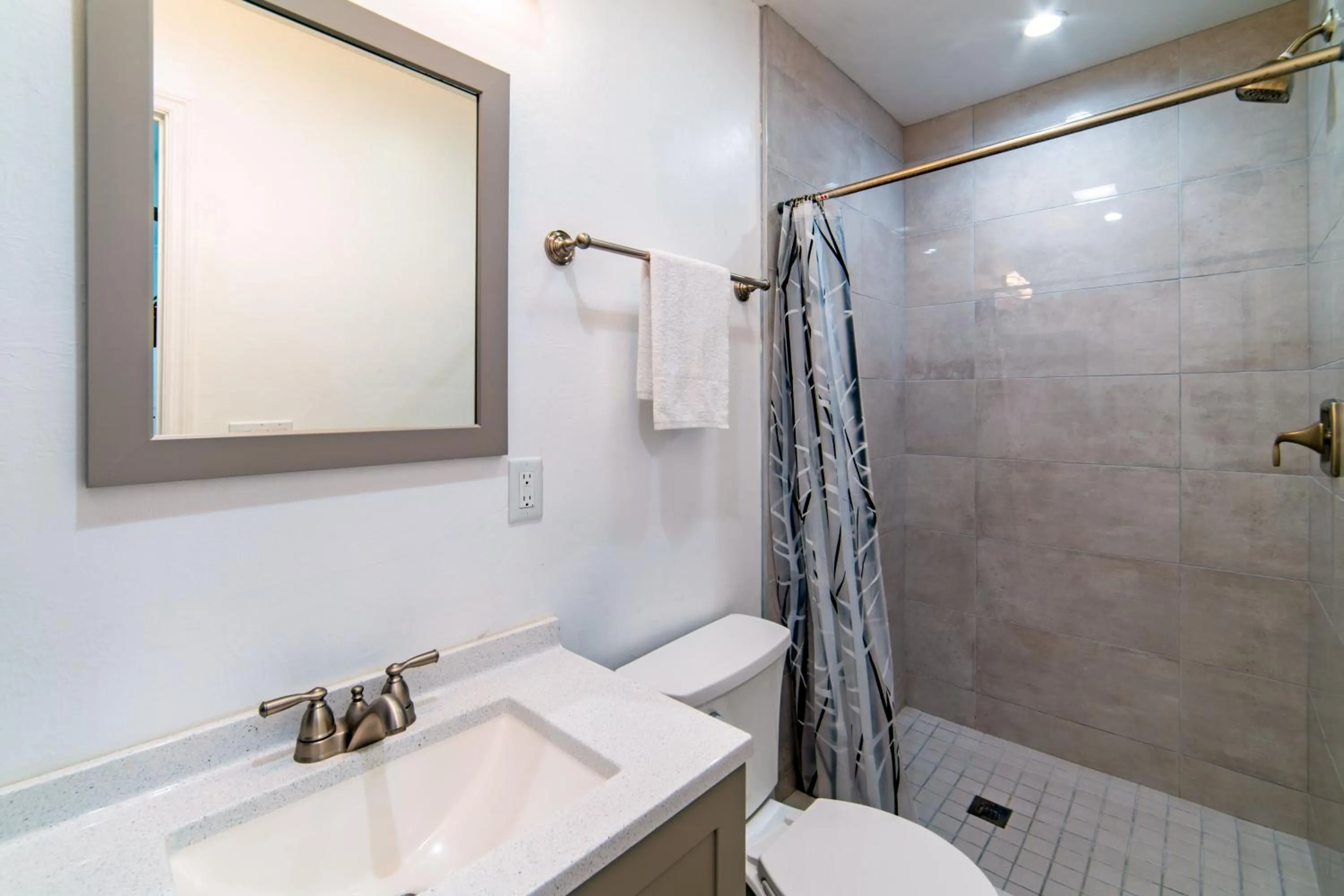 Bathroom in The Palmetto Inn