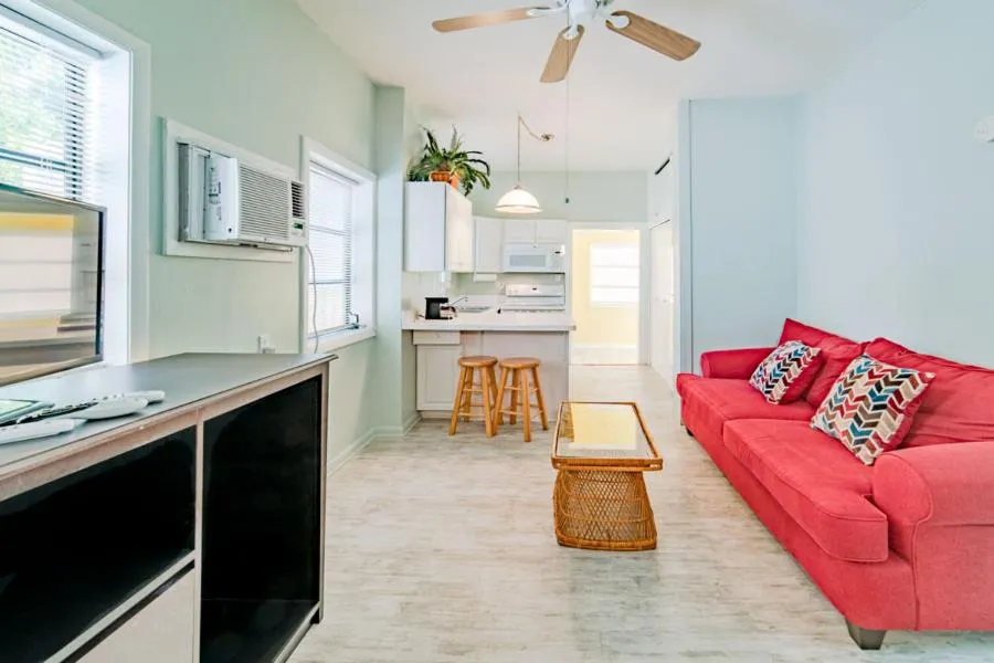 Living room in The Palmetto Inn