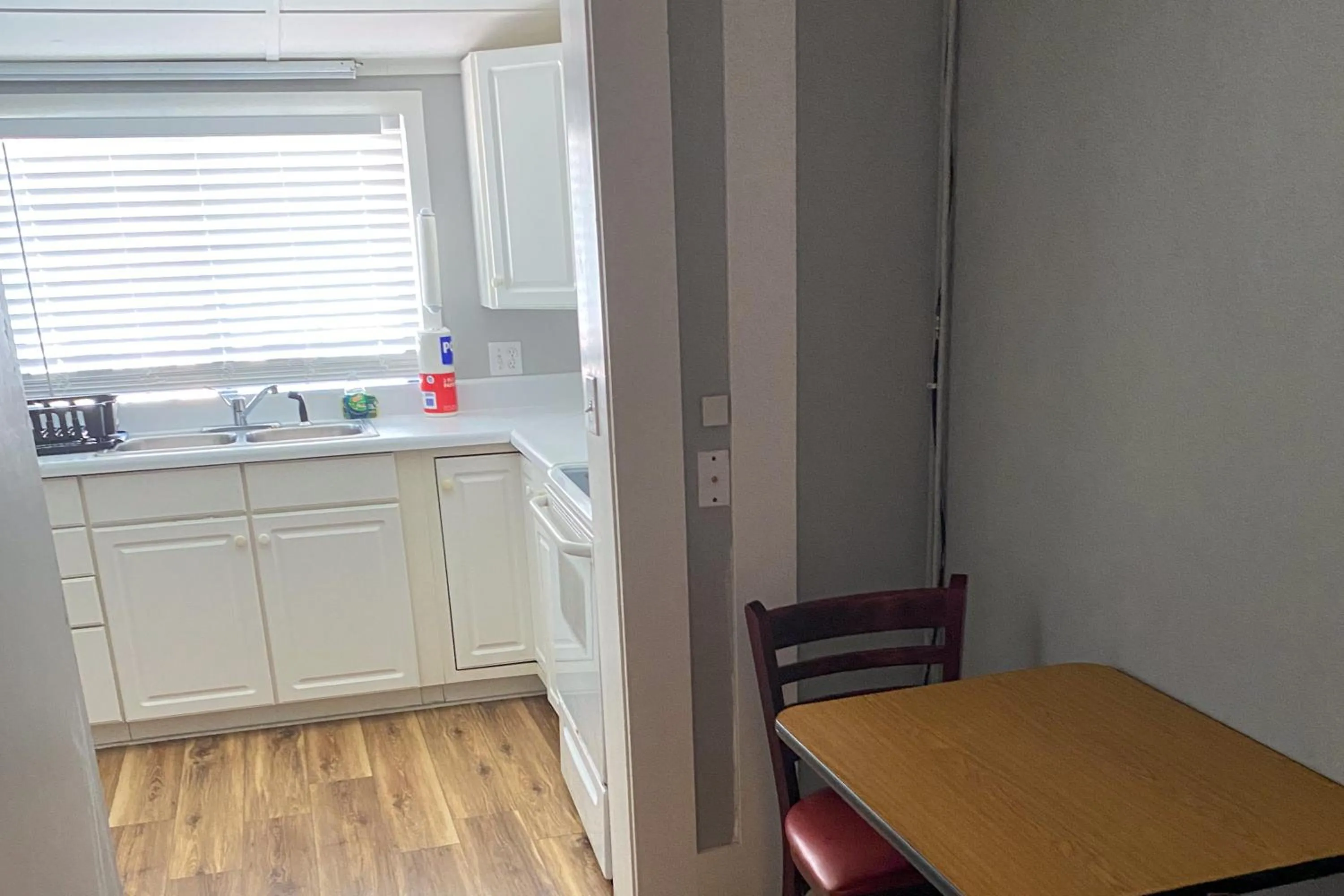 Dining area in The Palmetto Inn