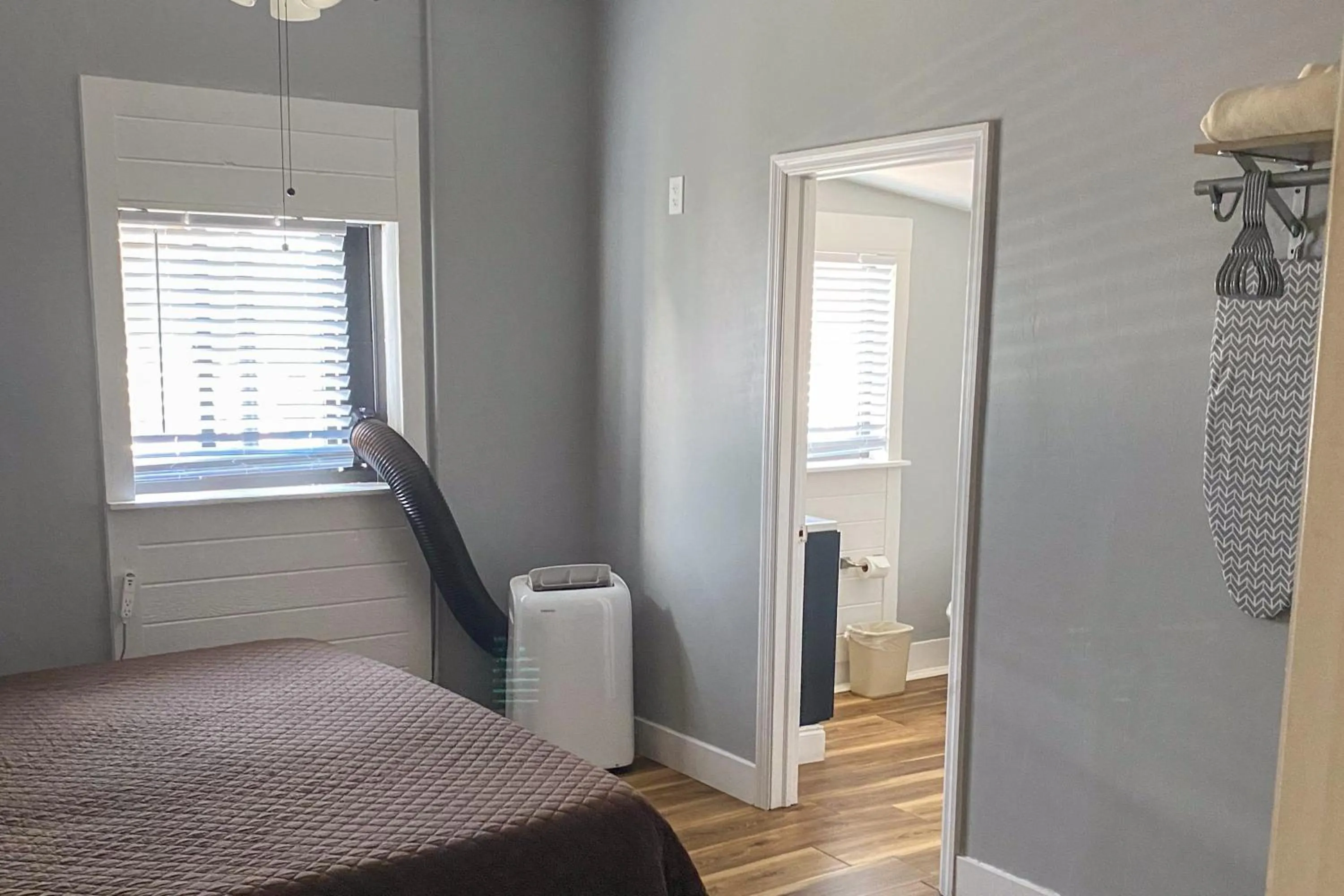 Bedroom, Bed in The Palmetto Inn