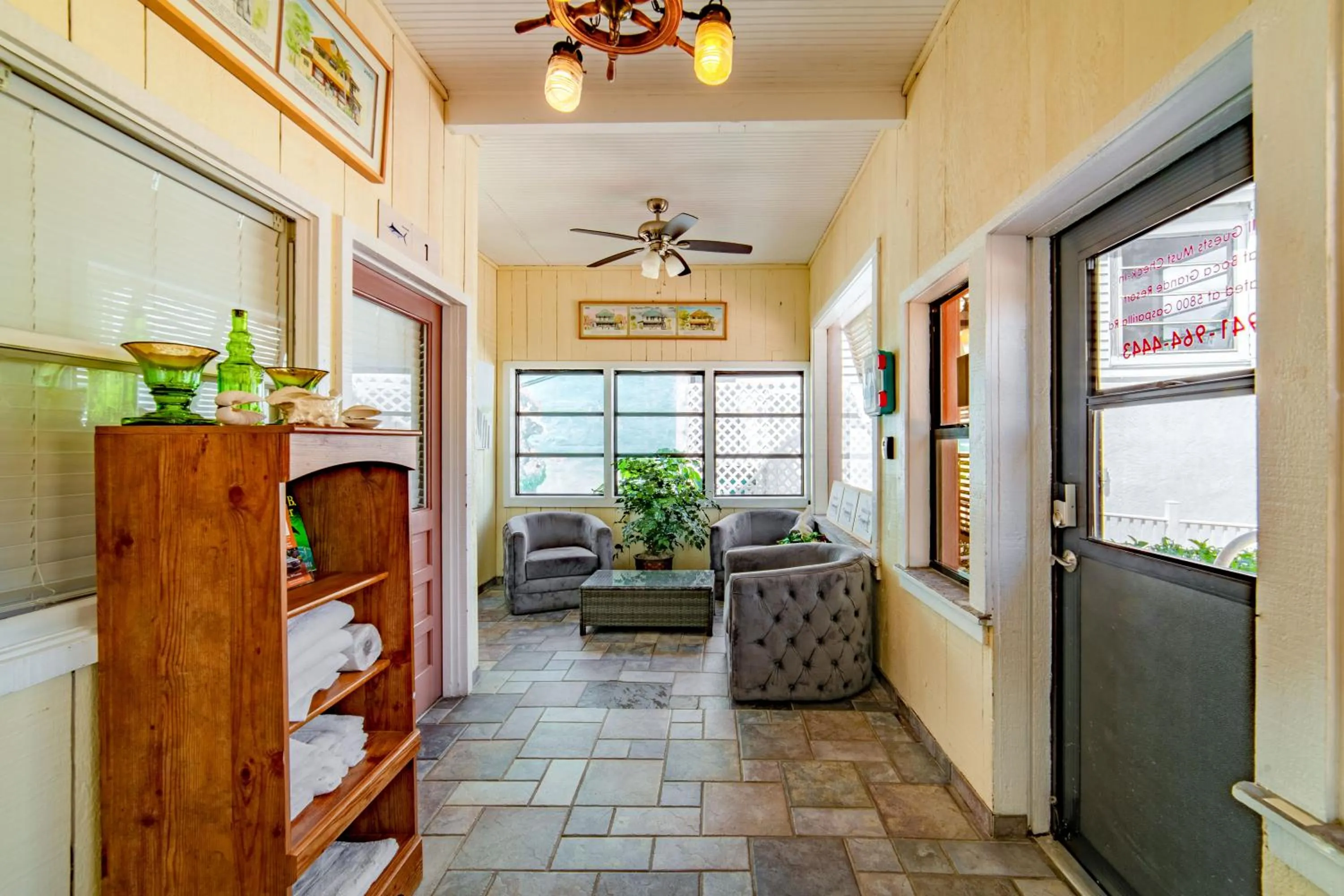 Property building in The Palmetto Inn