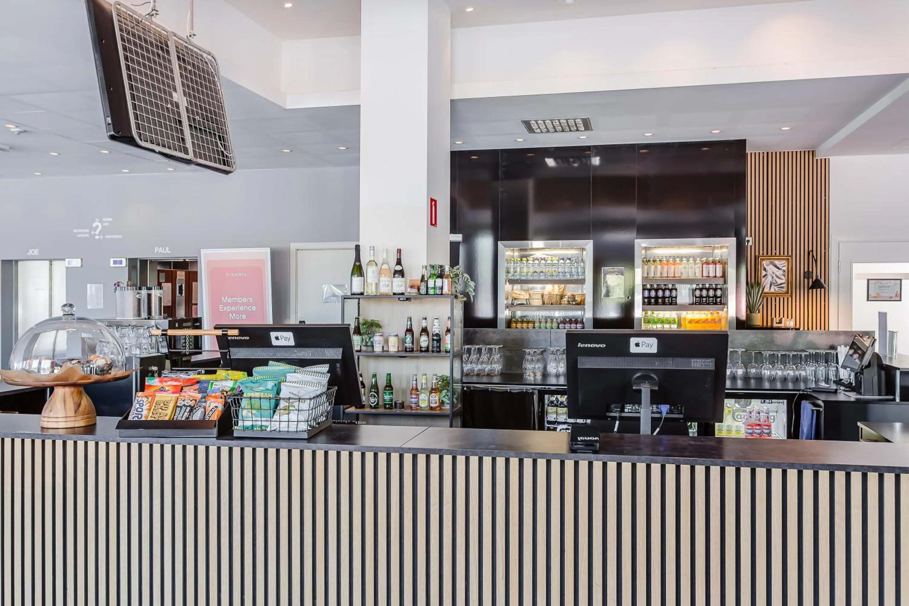 Lobby or reception in Comfort Hotel Eskilstuna