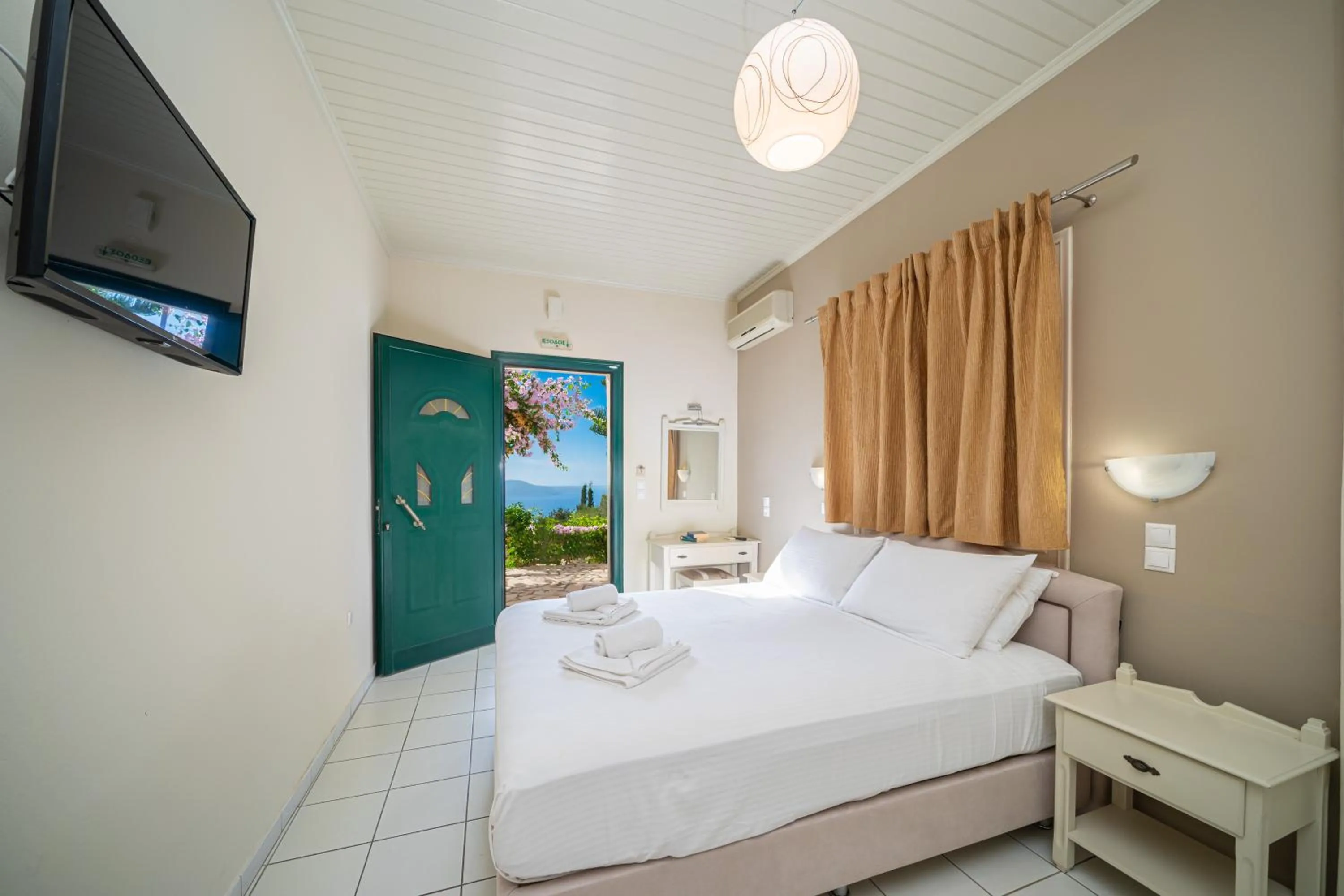 Bedroom in Panoramic Sunset