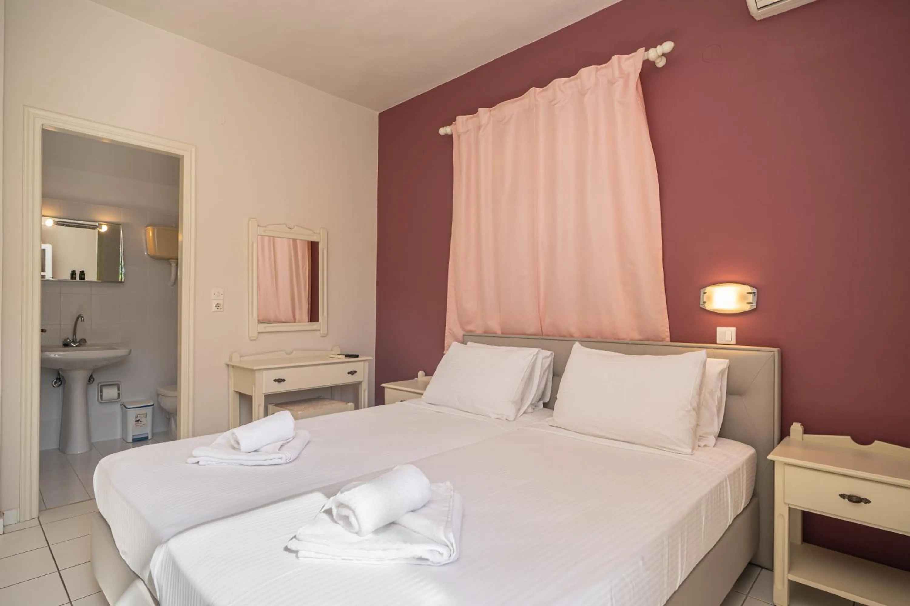 Bedroom in Panoramic Sunset