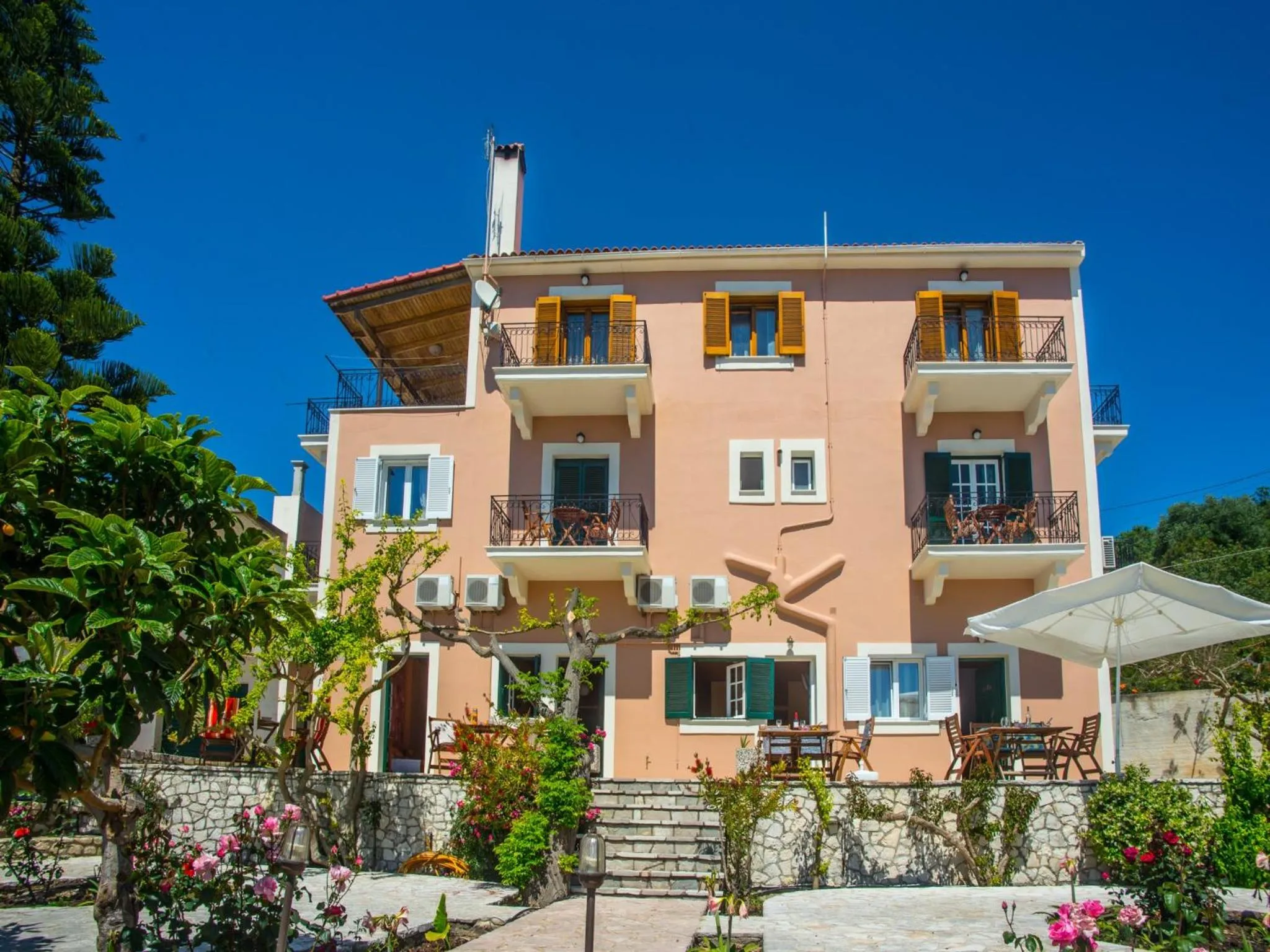 Facade/entrance in Panoramic Sunset