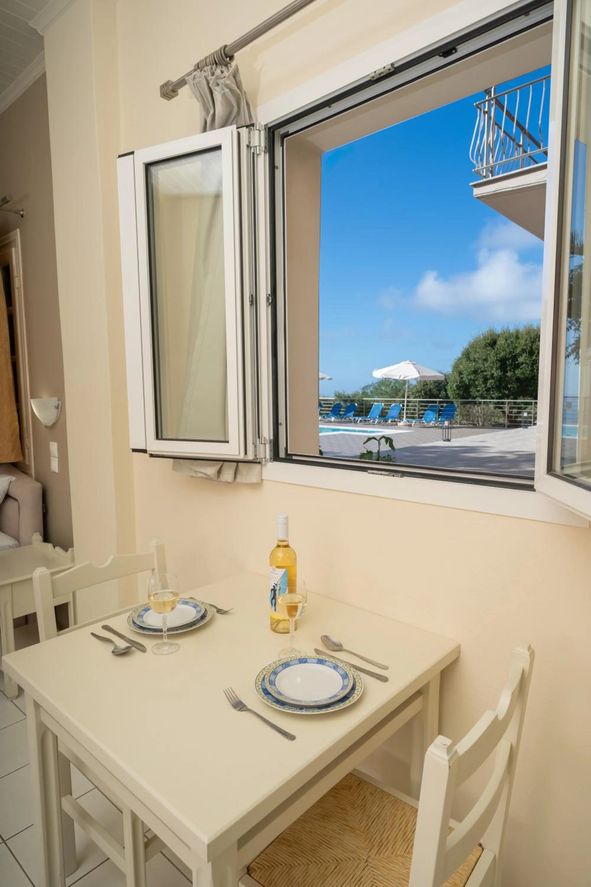 Dining area in Panoramic Sunset