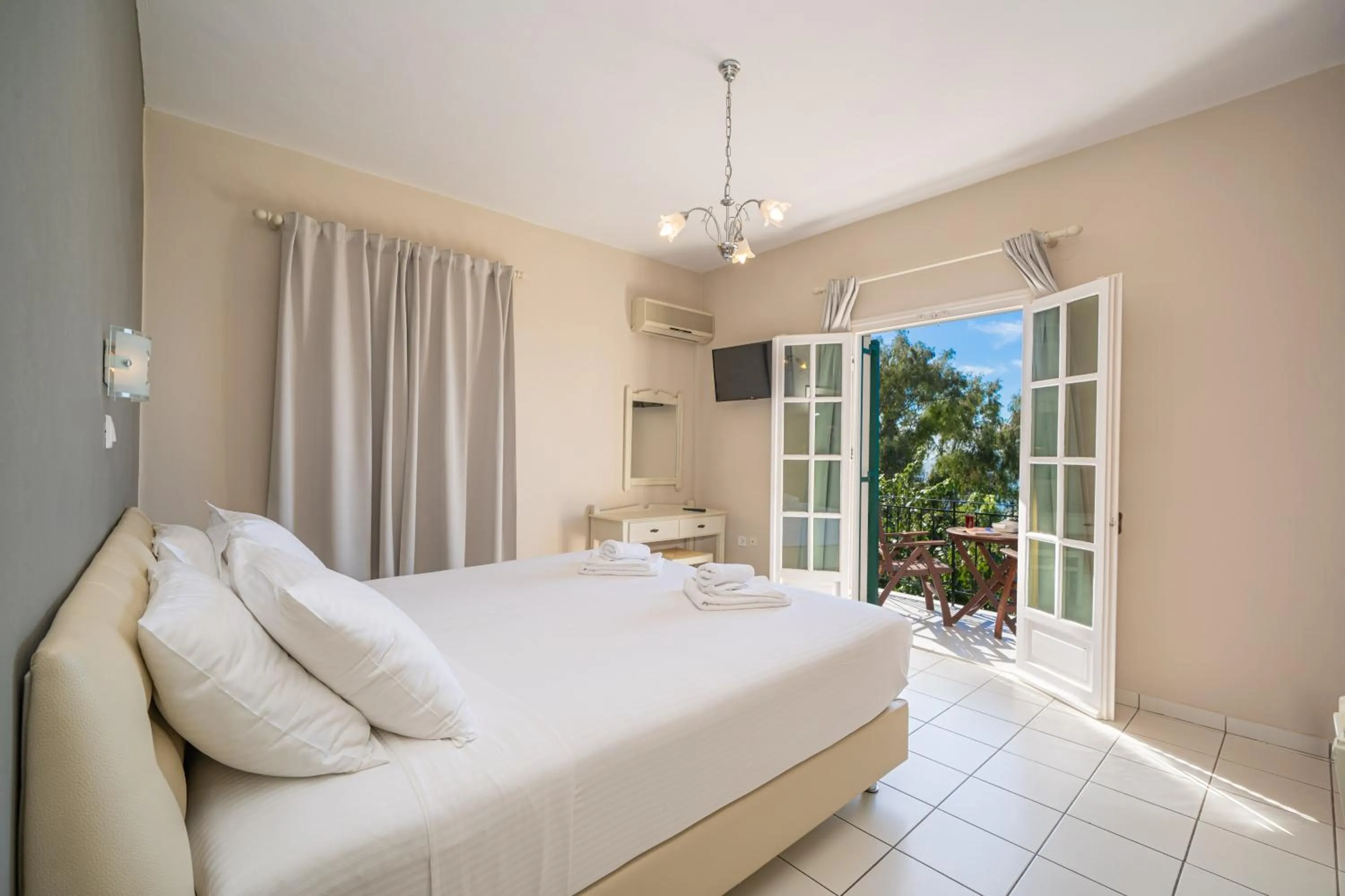 Bedroom in Panoramic Sunset